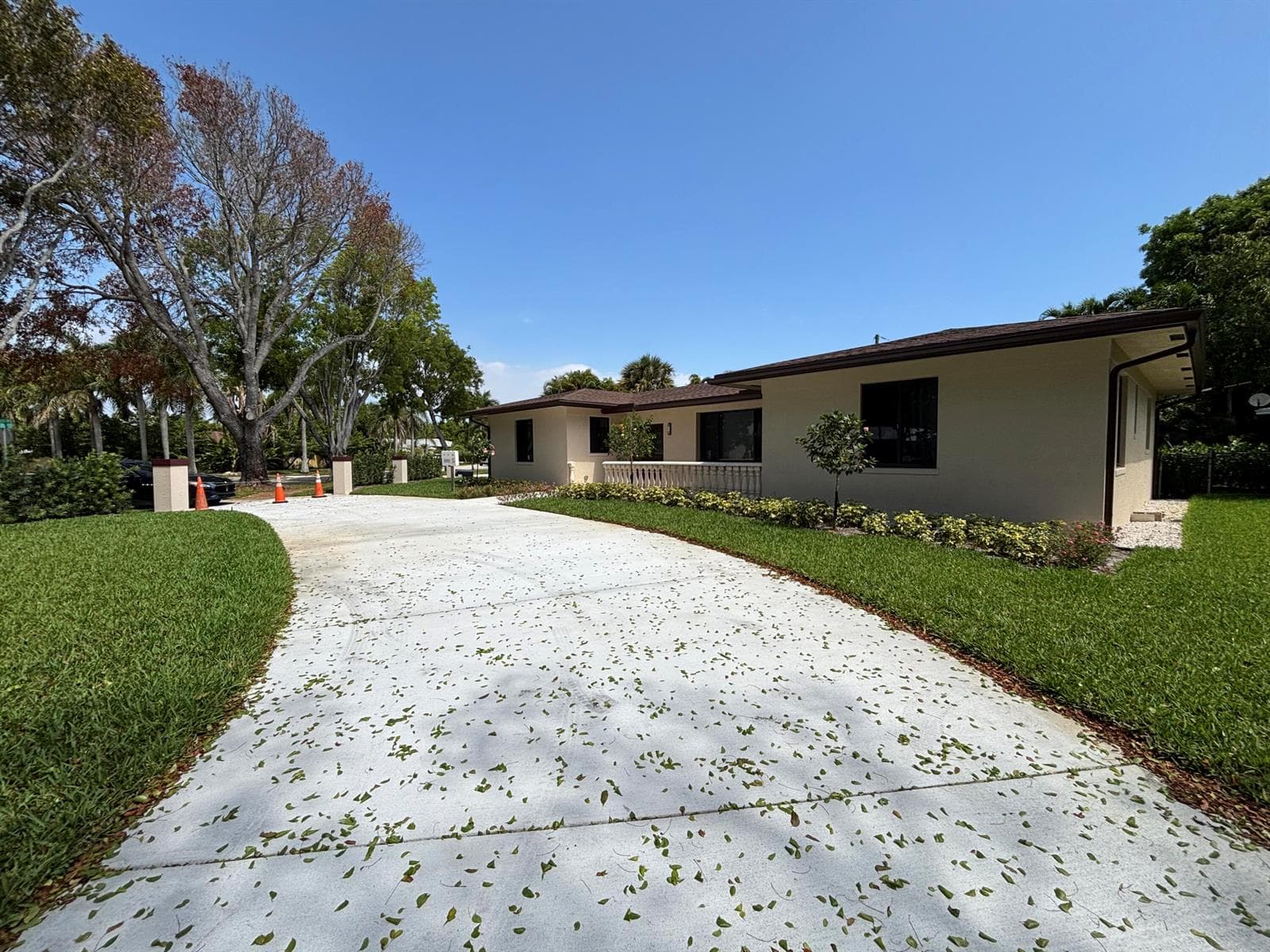 135 E Ilex Drive, Lake Park, FL 33403 photo 3