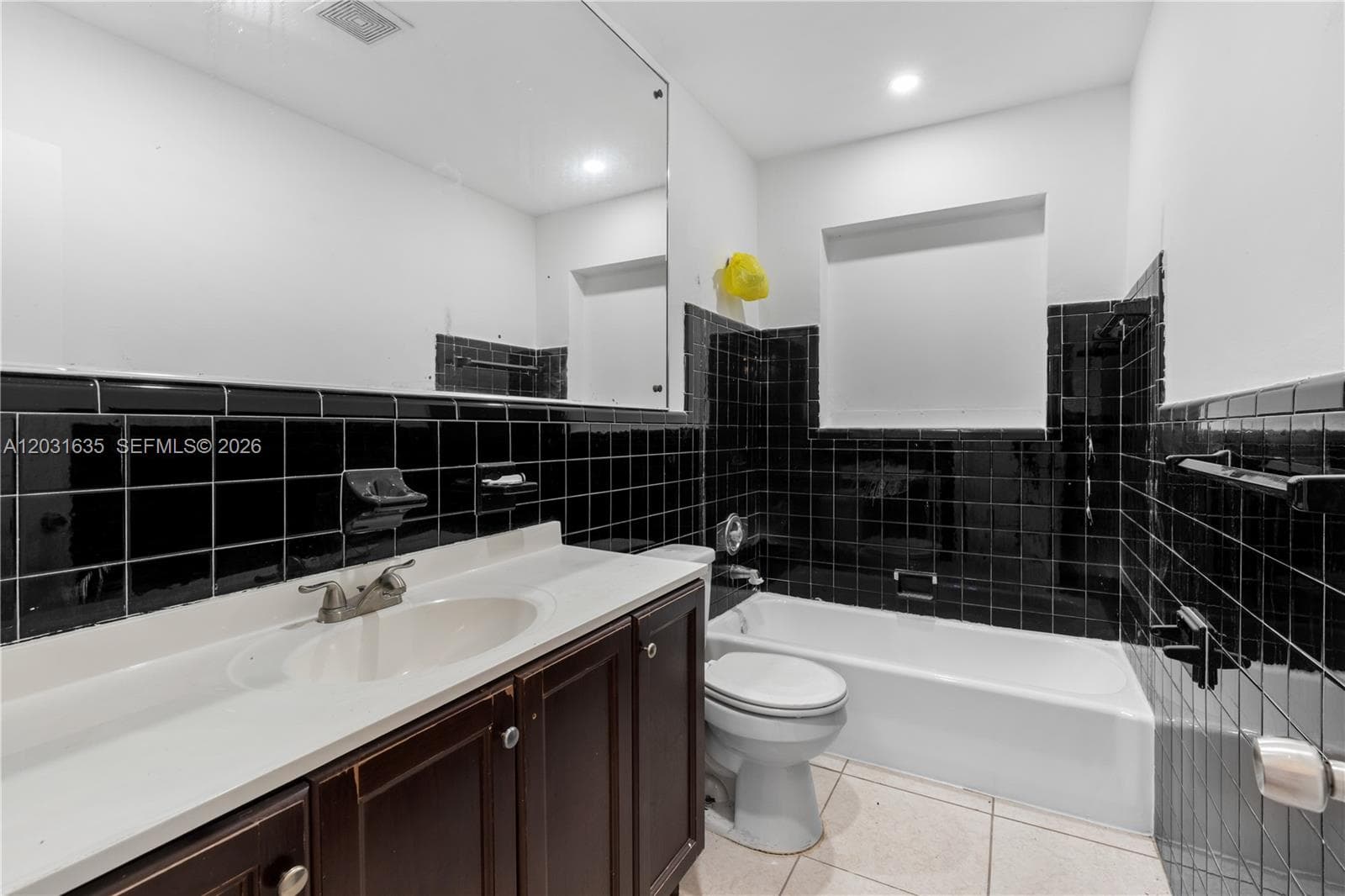 3061 NE 4th Ave, Wilton Manors, FL 33334 photo 2