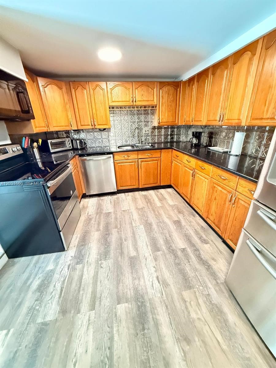 57 NE 24th St # 63, Wilton Manors, FL 33305 photo 5