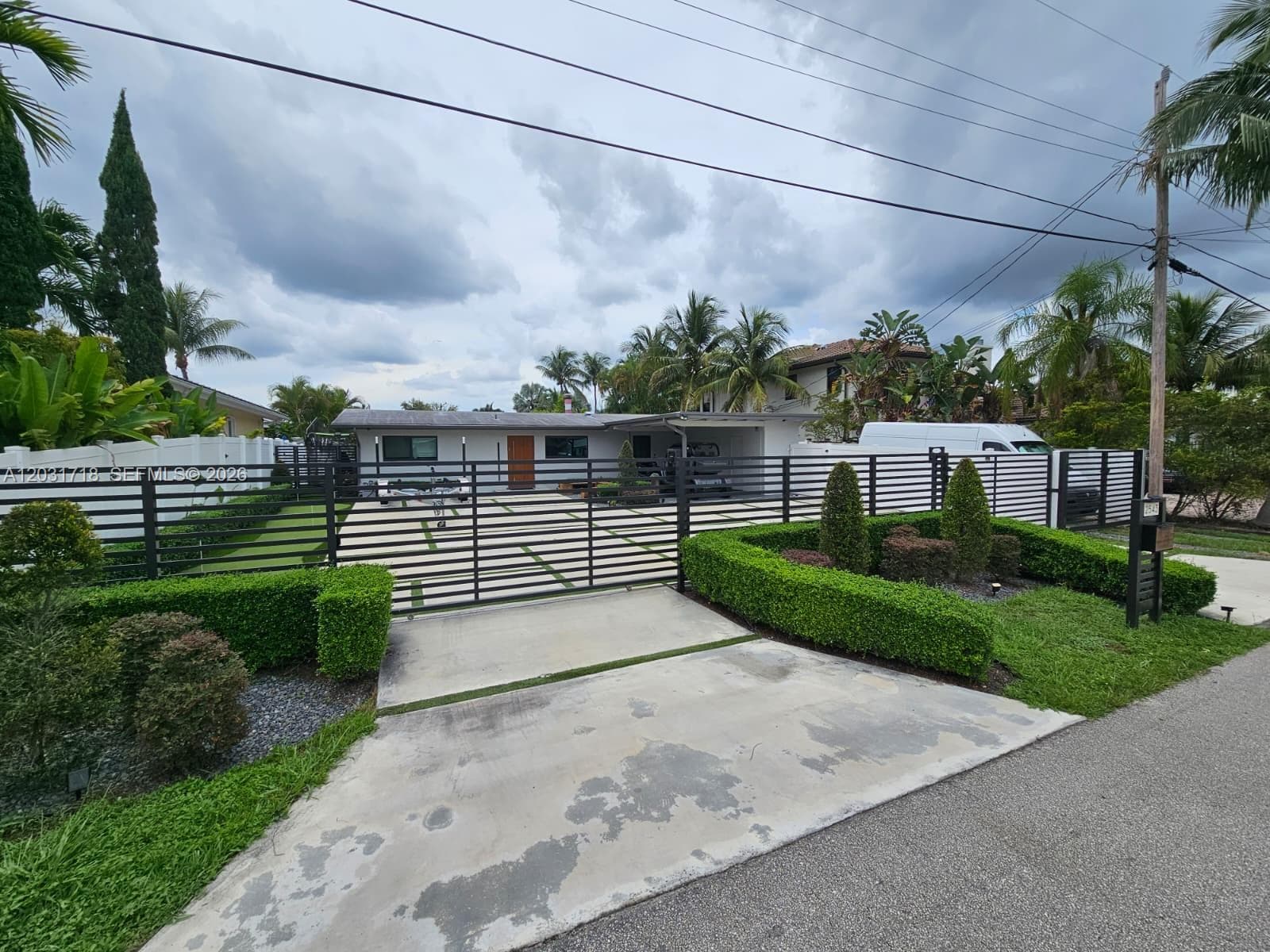 2543 Gulfstream Ln, Fort Lauderdale, FL 33312 photo 2