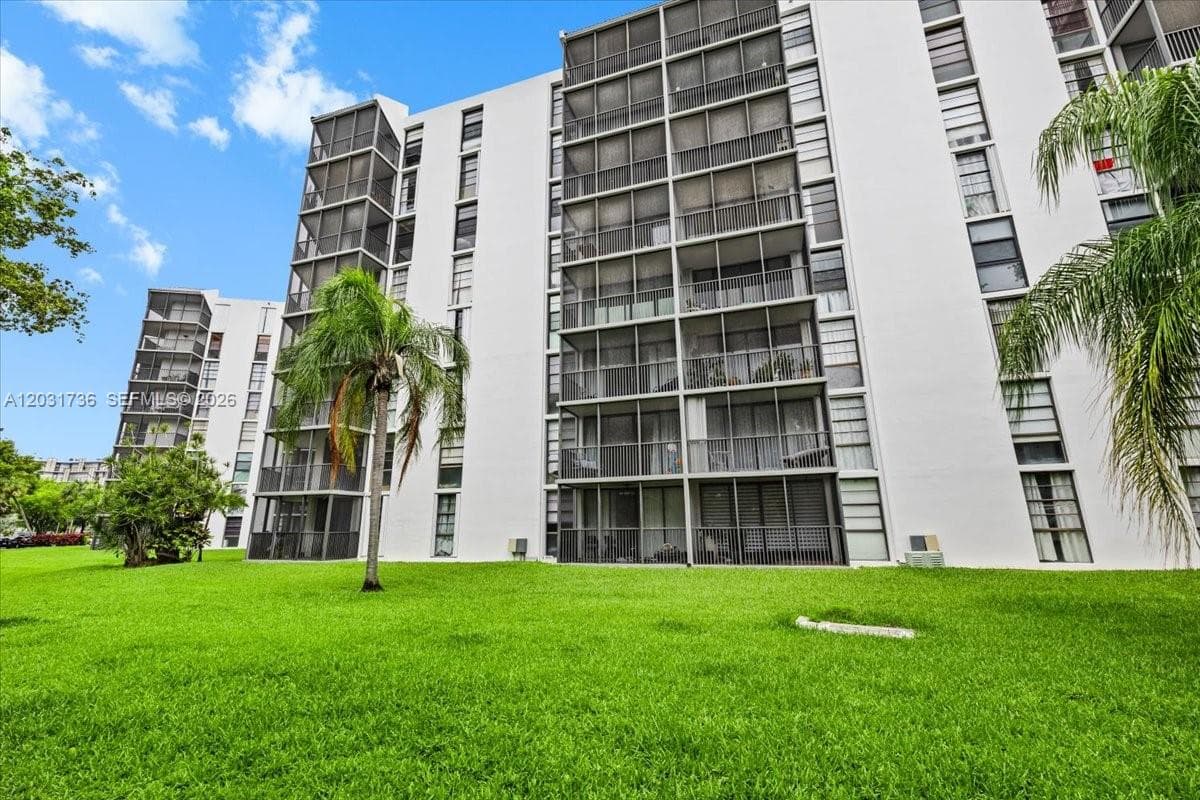 3101 N Country Club Dr # 209, Aventura, FL 33180 photo 2