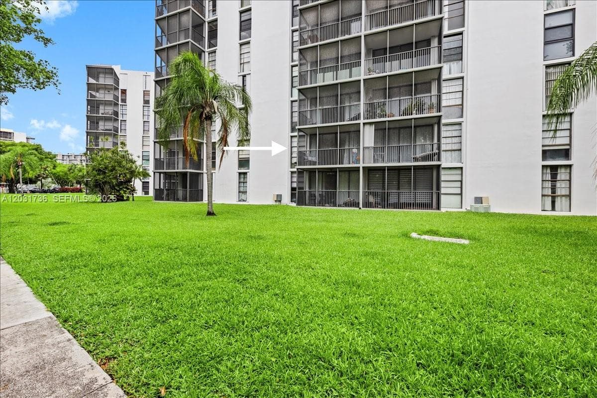 3101 N Country Club Dr # 209, Aventura, FL 33180 photo 3