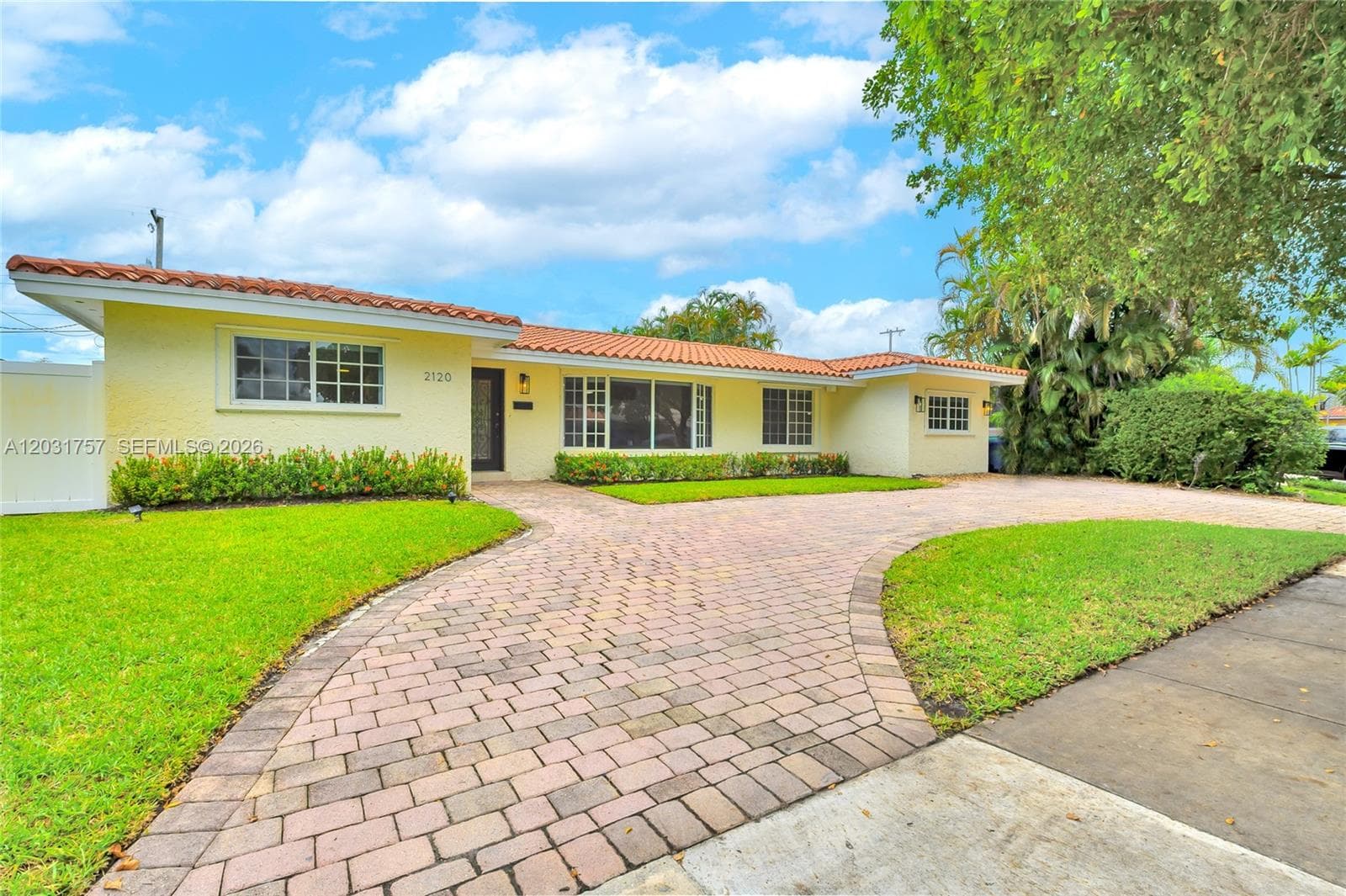 2120 NE 207th St, Miami, FL 33179 photo 3