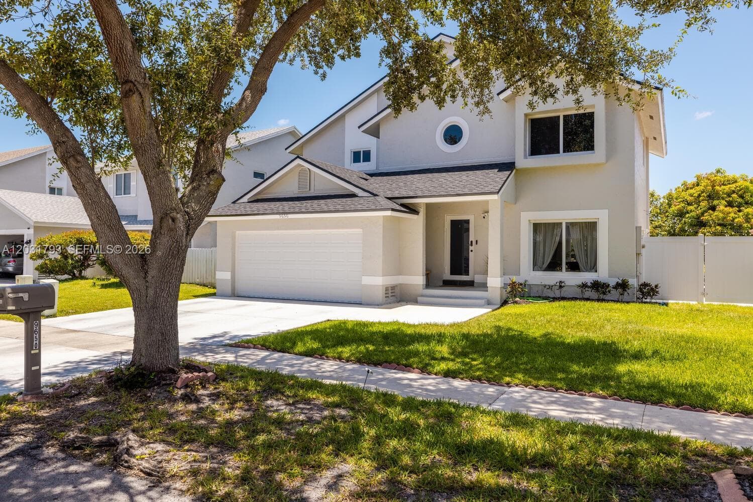 9650 SW 9th Ct, Pembroke Pines, FL 33025 photo 4