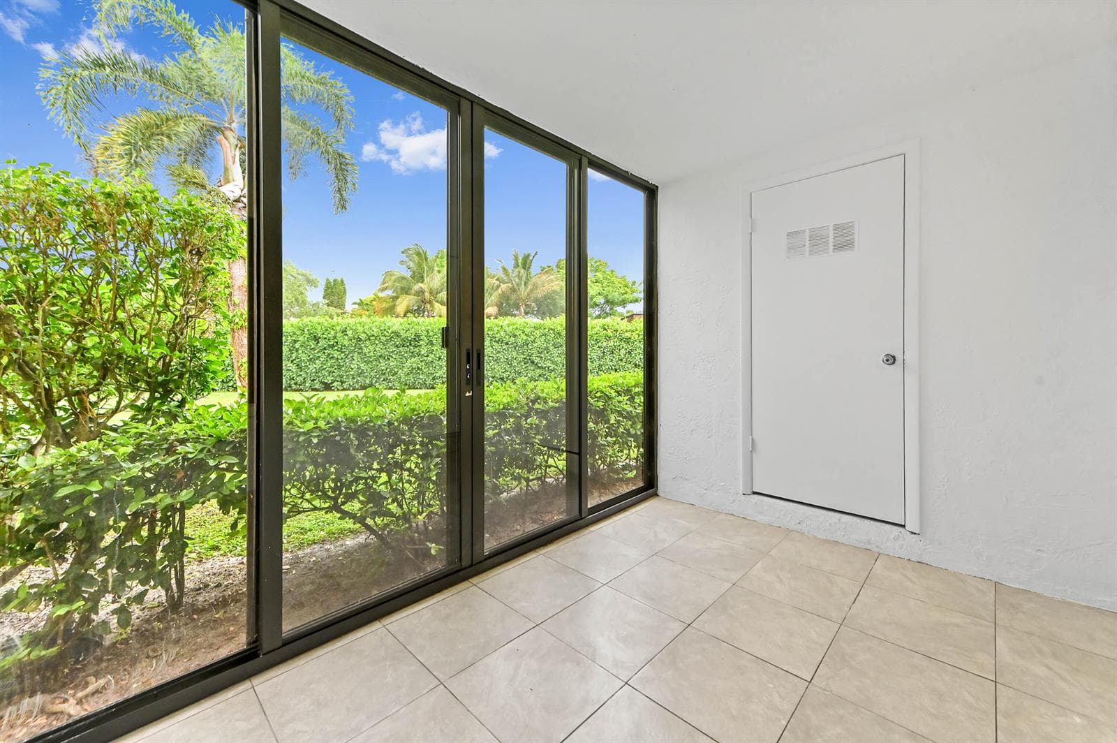 319 Knotty Pine Circle # C-1, FL 33463 photo 4
