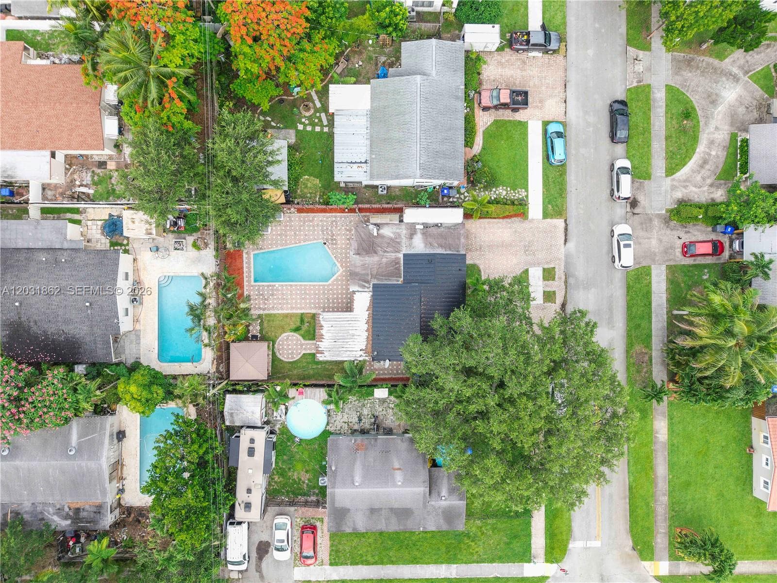 6810 Douglas St, Hollywood, FL 33024 photo 2
