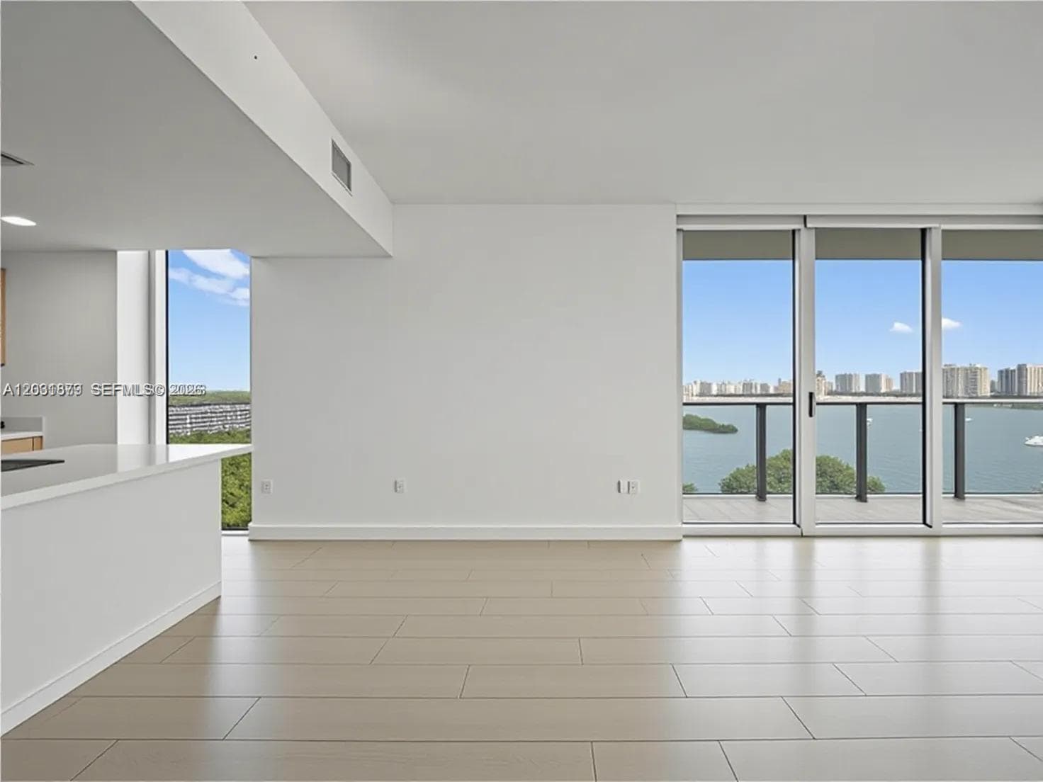 16385 Biscayne Blvd # 1615, North Miami Beach, FL 33160 photo 2