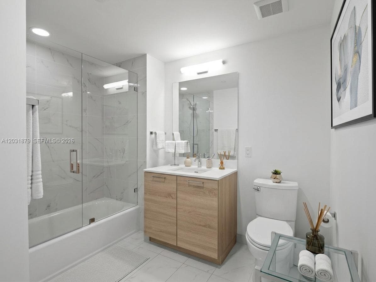 16385 Biscayne Blvd # 1615, North Miami Beach, FL 33160 photo 5