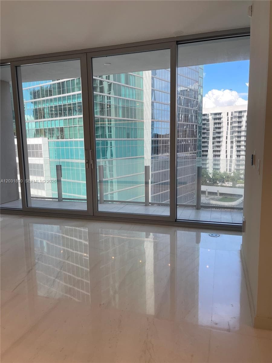 300 Biscayne Blvd Way # 2008, Miami, FL 33131 photo 3