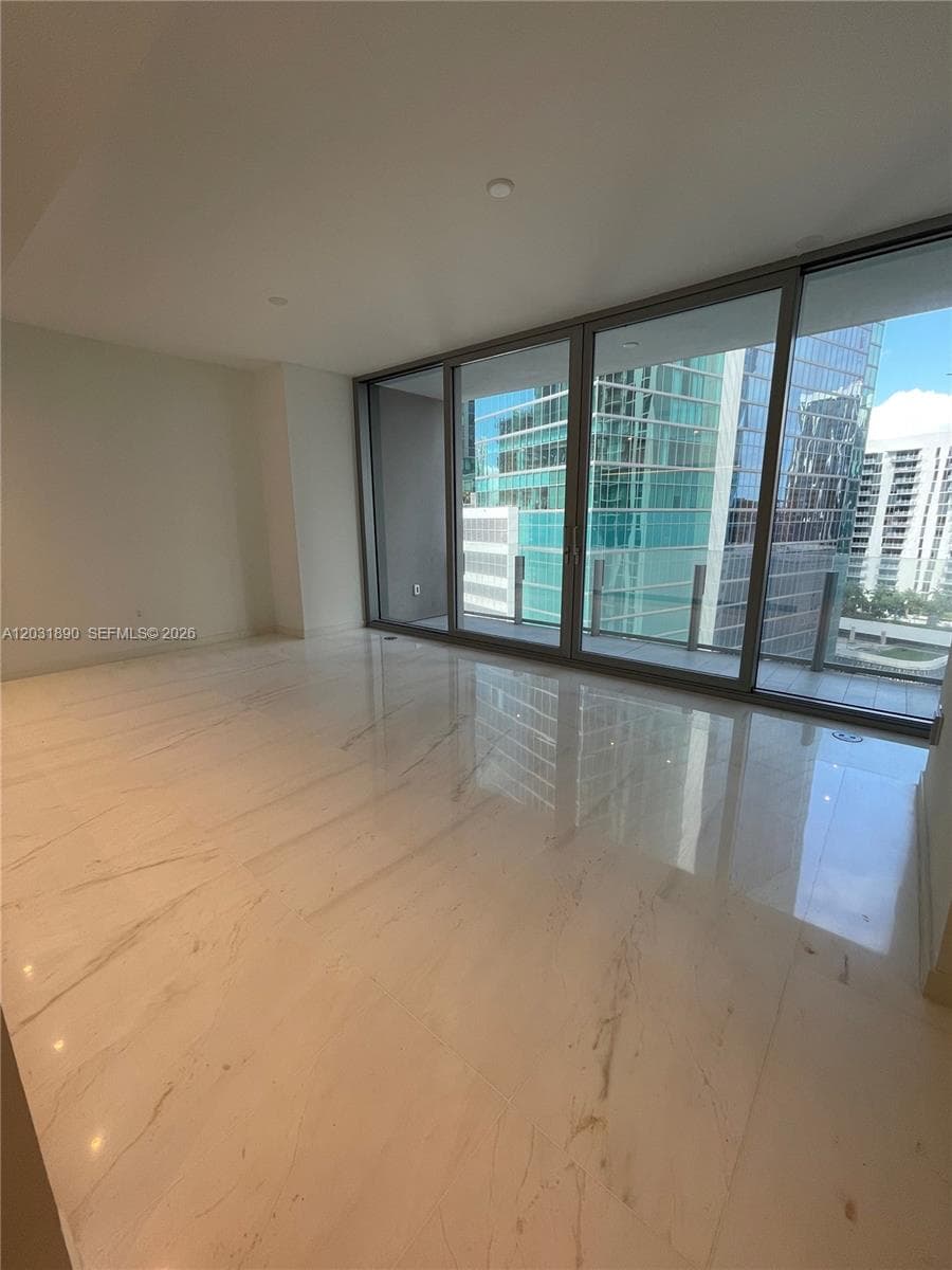 300 Biscayne Blvd Way # 2008, Miami, FL 33131 photo 5