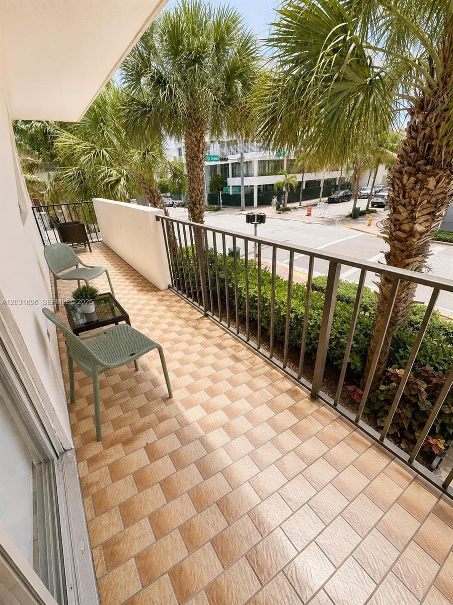 1150 Collins Ave # 204, Miami Beach, FL 33139 photo 4
