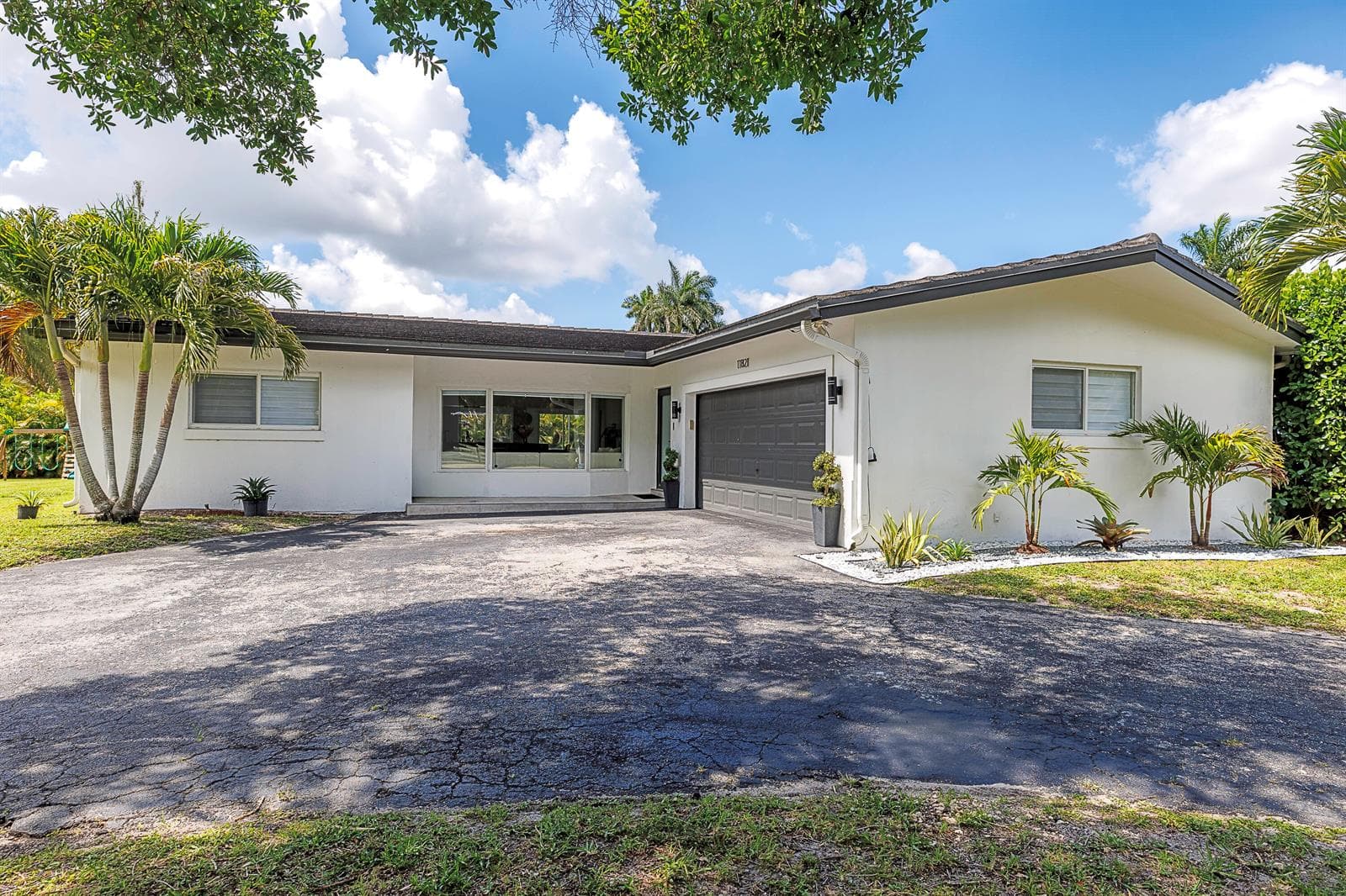 11821 NW 6th Court, Plantation, FL 33325 photo 2