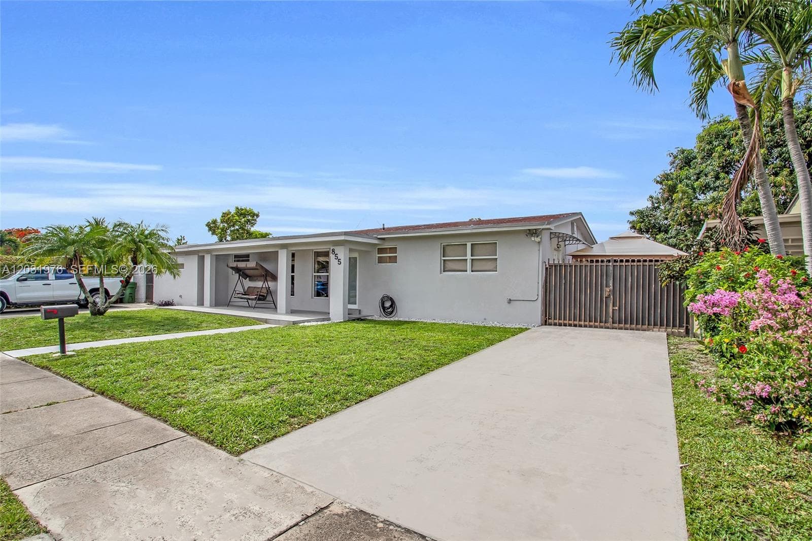 855 W 70th Pl, Hialeah, FL 33014 photo 2