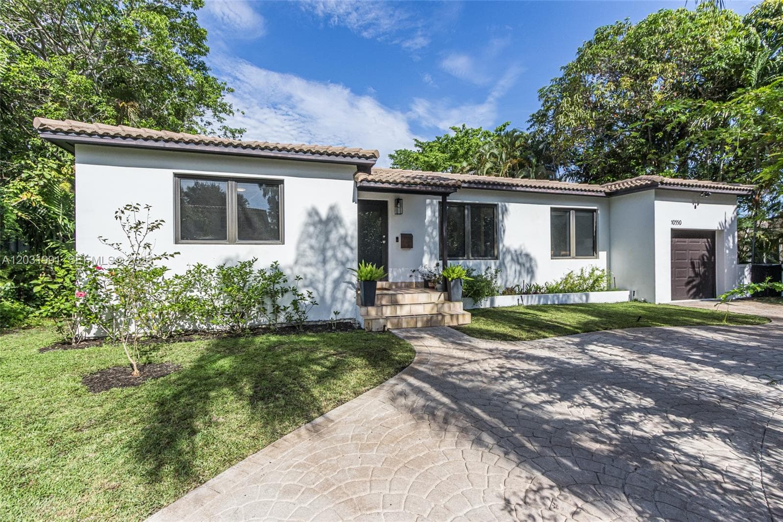 10550 NE 3rd Ct, Miami Shores, FL 33138 photo 2