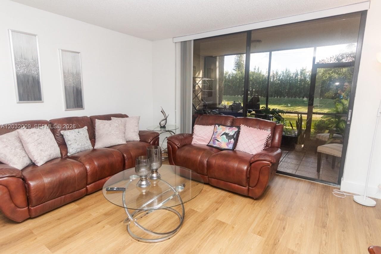 7200 NW 1st St # 103, Plantation, FL 33317 photo 4