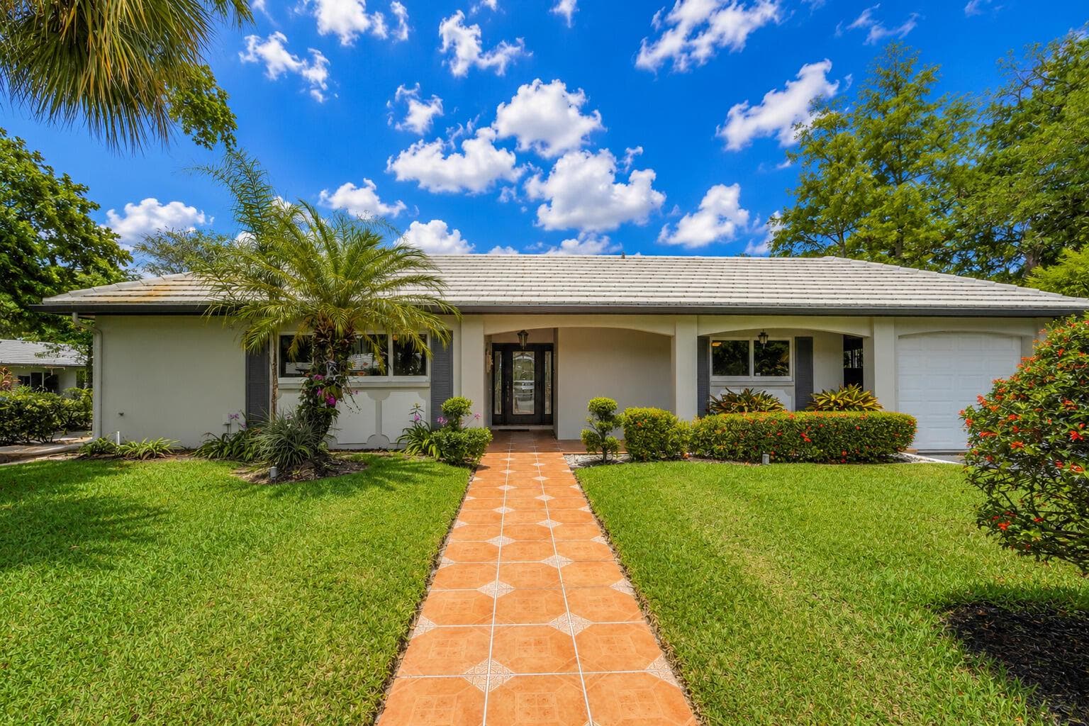 1019 E Cypress Drive, Pompano Beach, FL 33069 photo 2