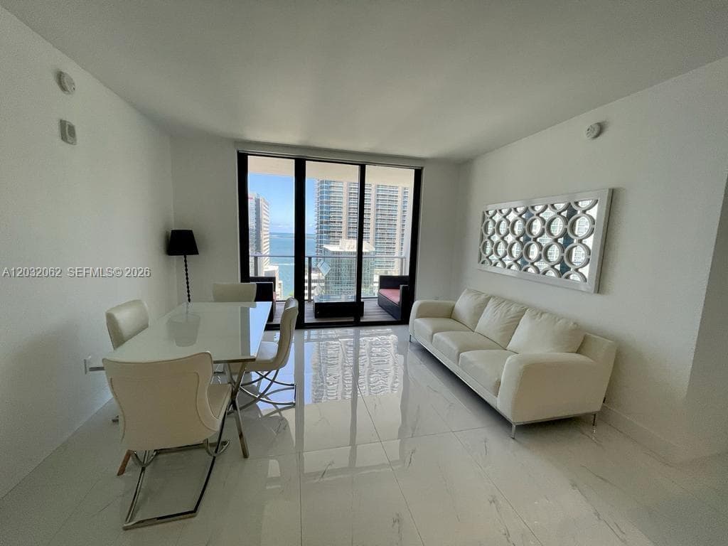1010 Brickell Ave # 2704, Miami, FL 33131 photo 2