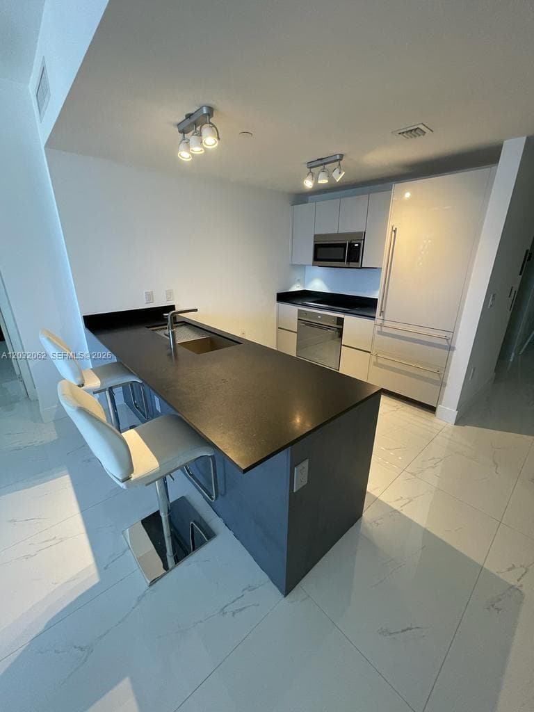 1010 Brickell Ave # 2704, Miami, FL 33131 photo 3