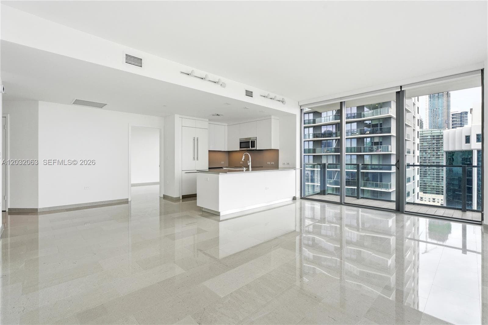 88 SW 7th St # 2302, Miami, FL 33130 photo 2