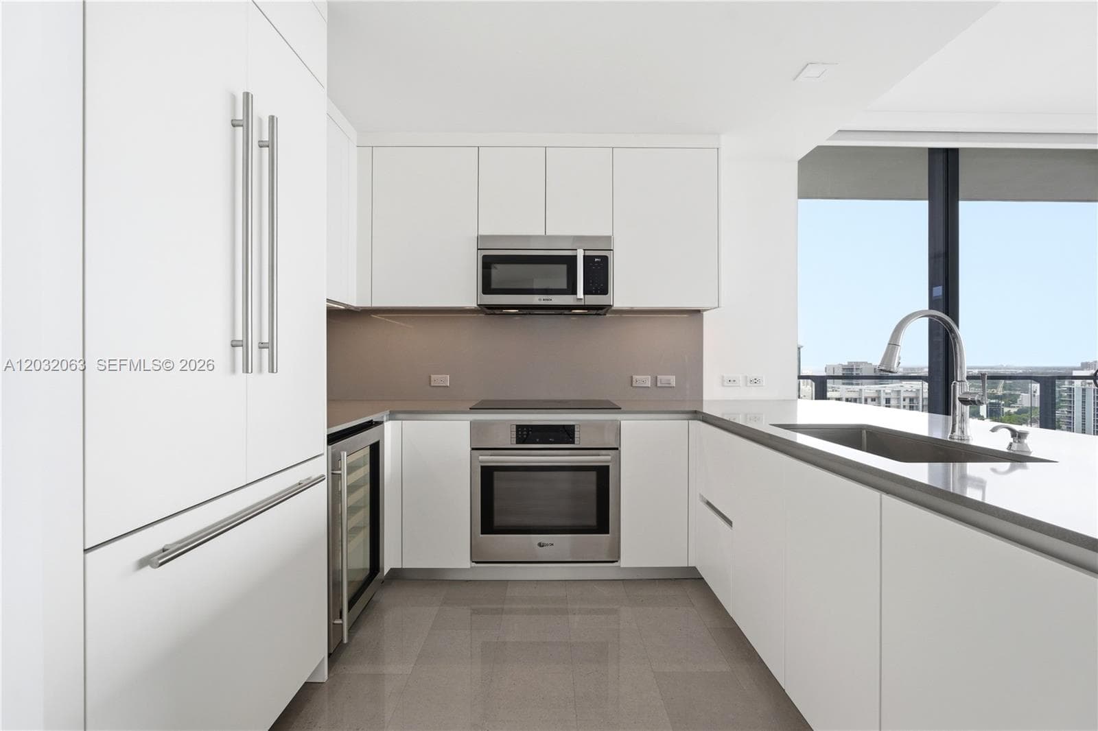 88 SW 7th St # 2302, Miami, FL 33130 photo 3