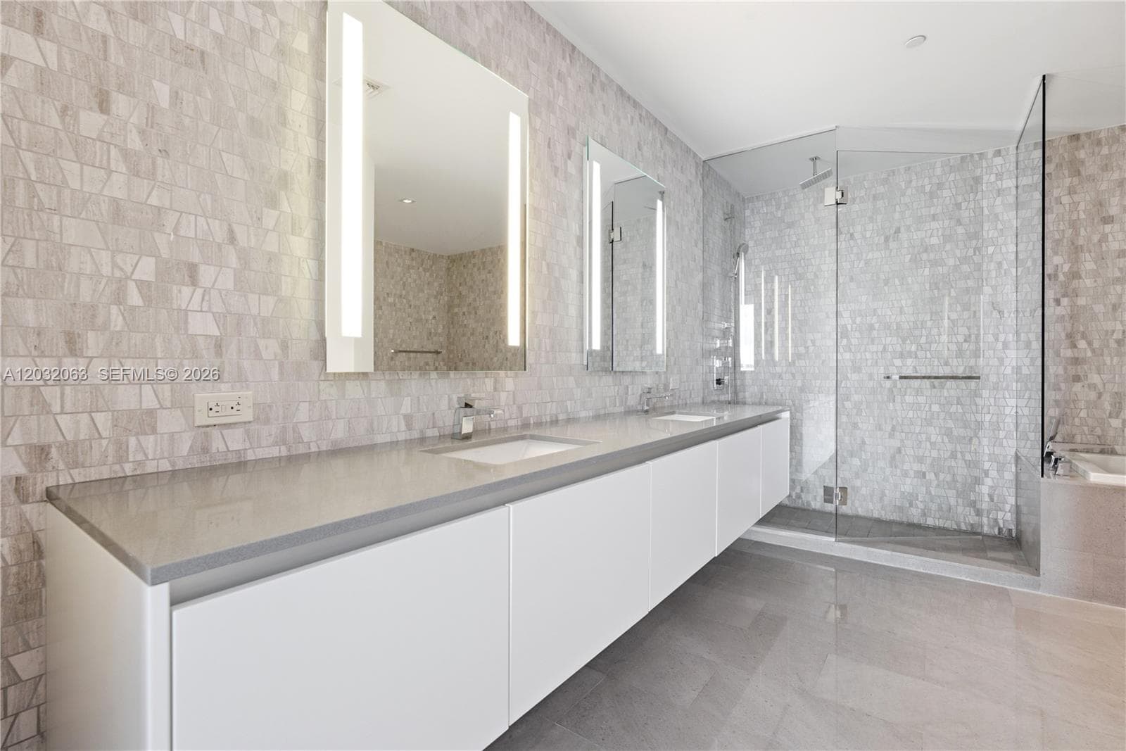88 SW 7th St # 2302, Miami, FL 33130 photo 5