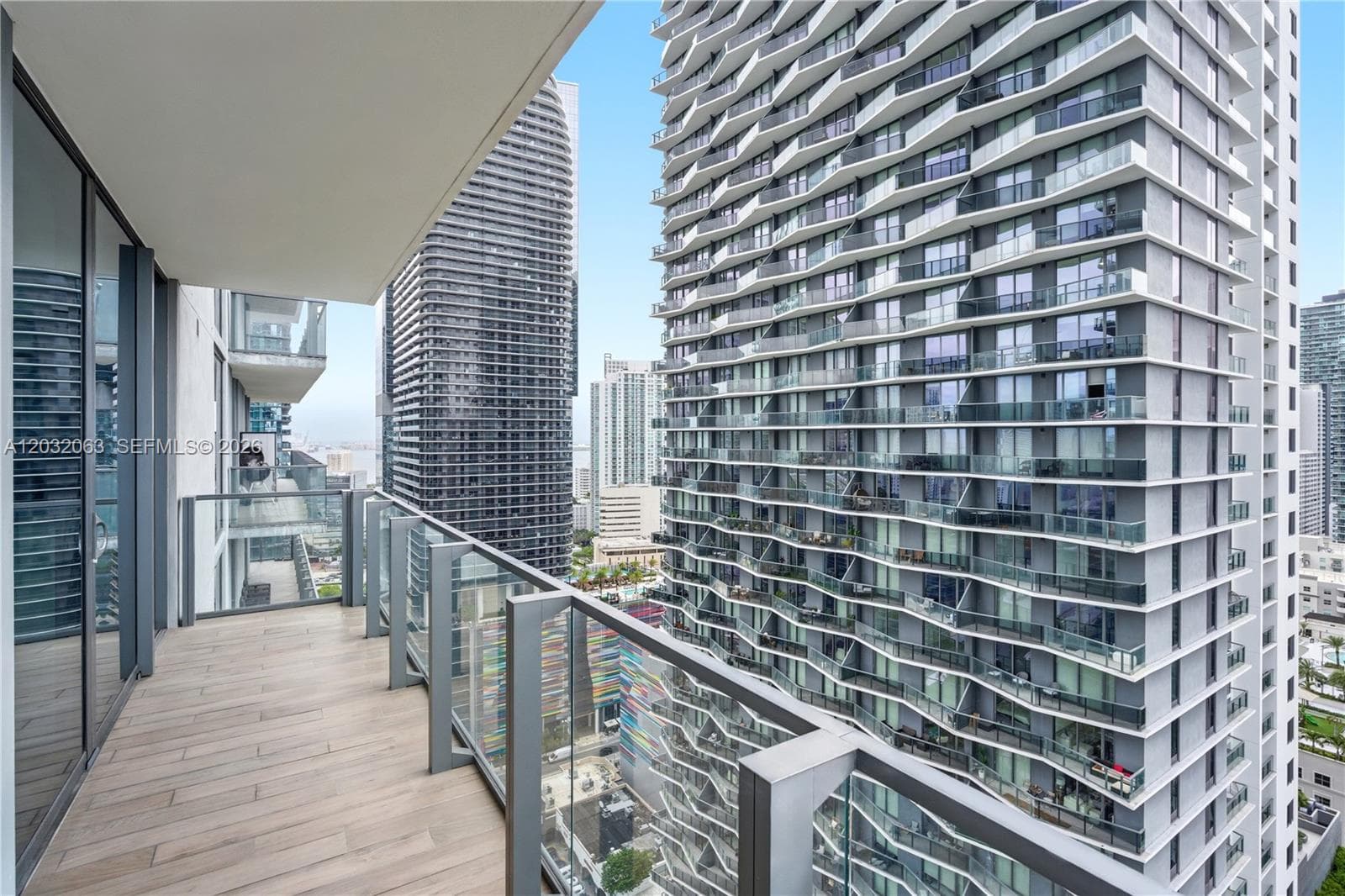 88 SW 7th St # 2302, Miami, FL 33130 photo 4