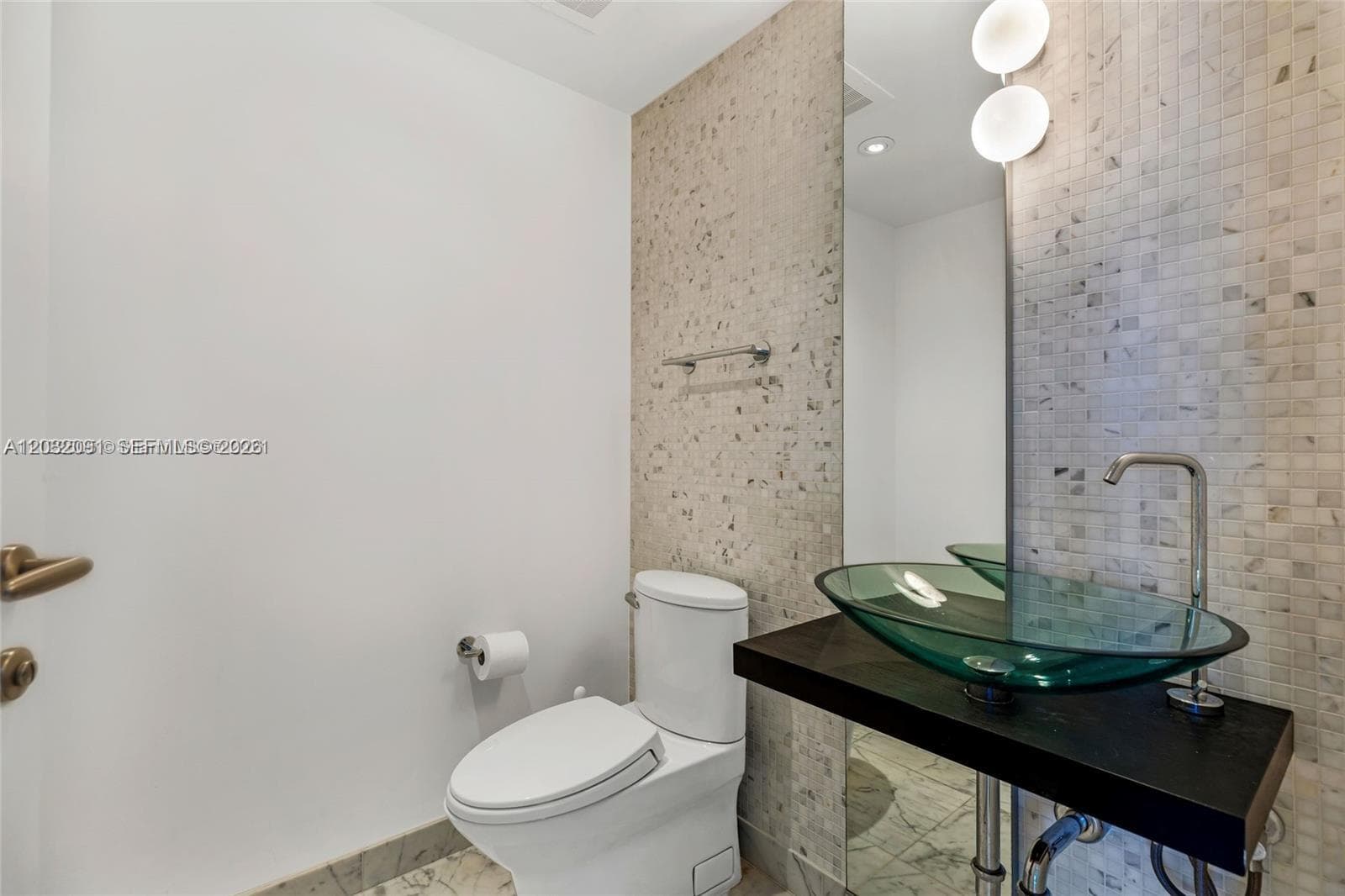 200 Biscayne Boulevard Way # 3713, Miami, FL 33131 photo 4