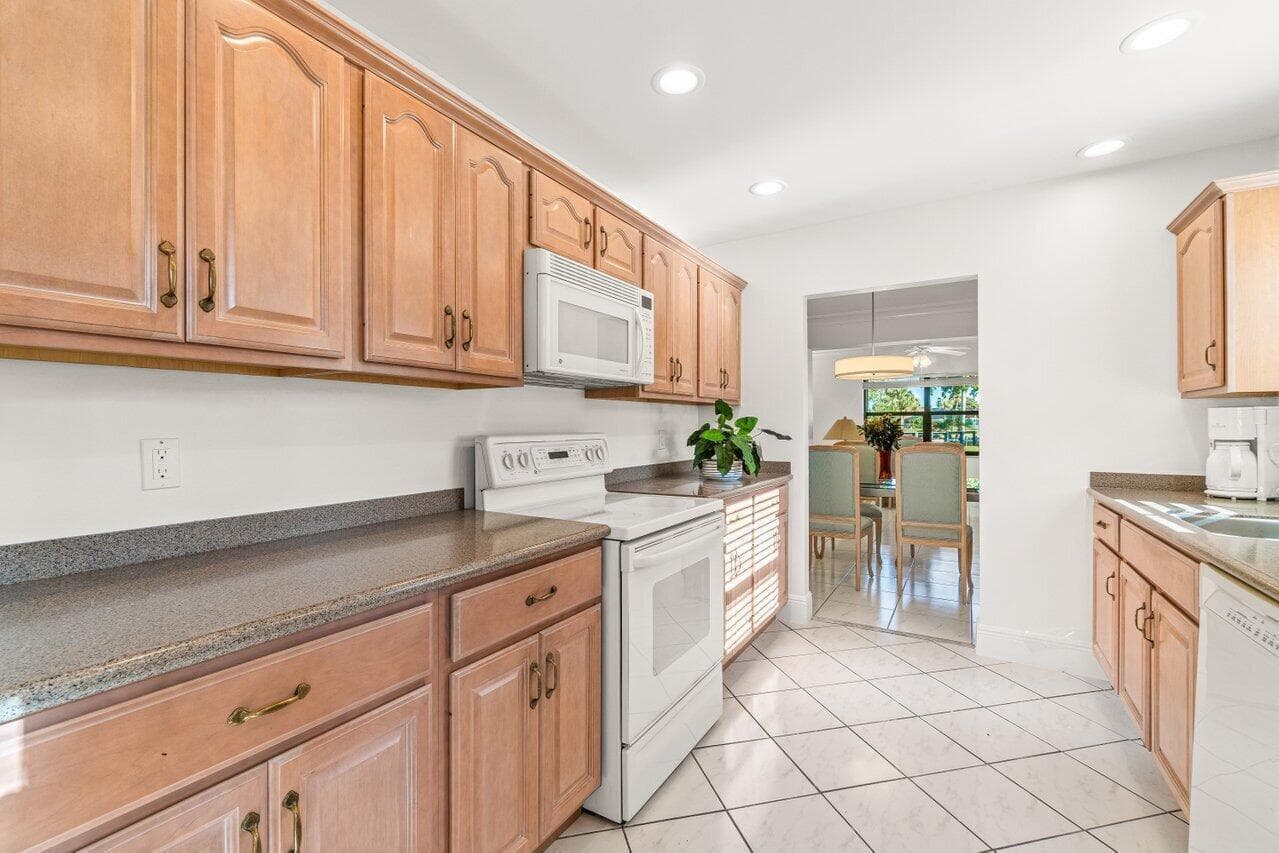 5605 Forest Oaks Terrace, Delray Beach, FL 33484 photo 5