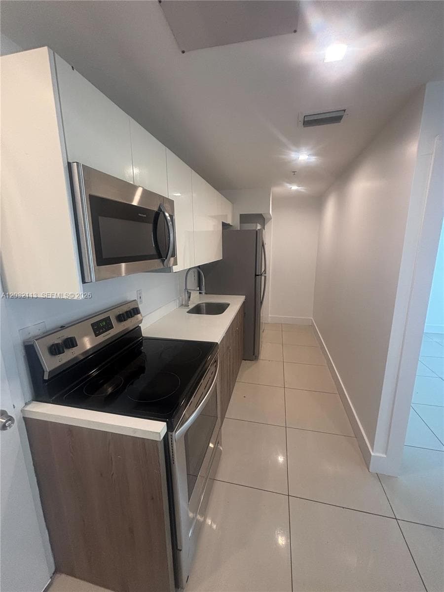 821 SW 18th Ave # 203, Miami, FL 33135 photo 2