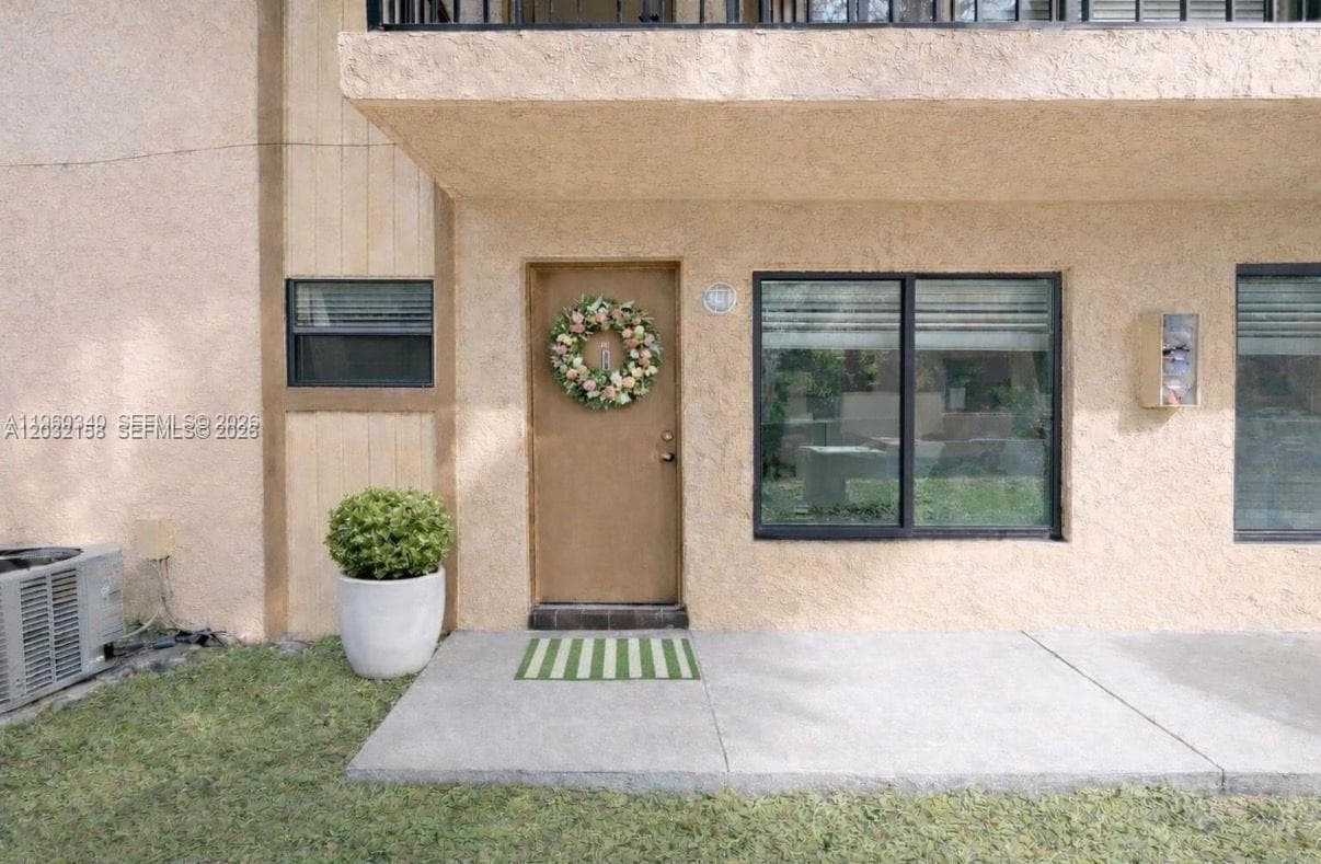 2530 W 67th Pl # 12-29, Hialeah, FL 33016 photo 2