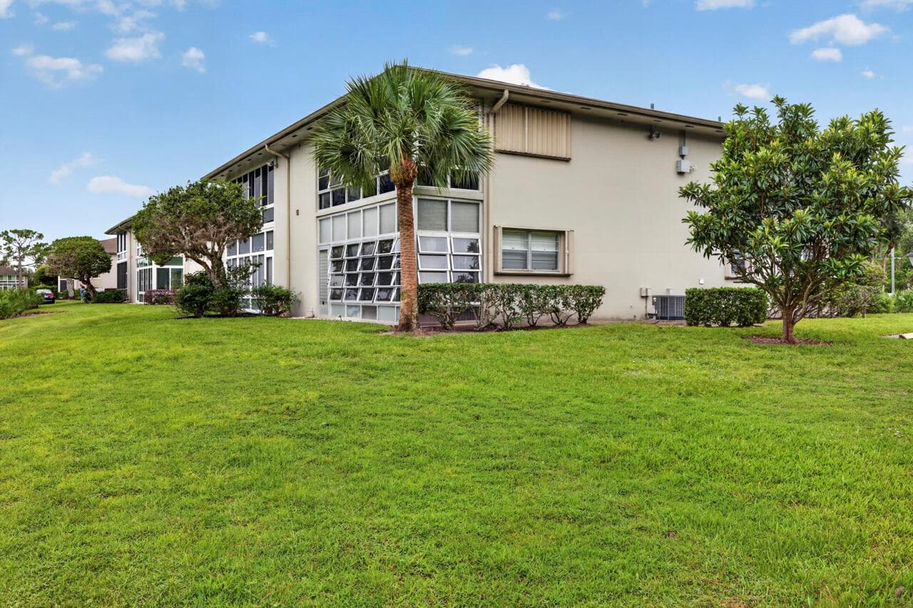 1 Lake Vista Trail # 207, Port St. Lucie, FL 34952 photo 3