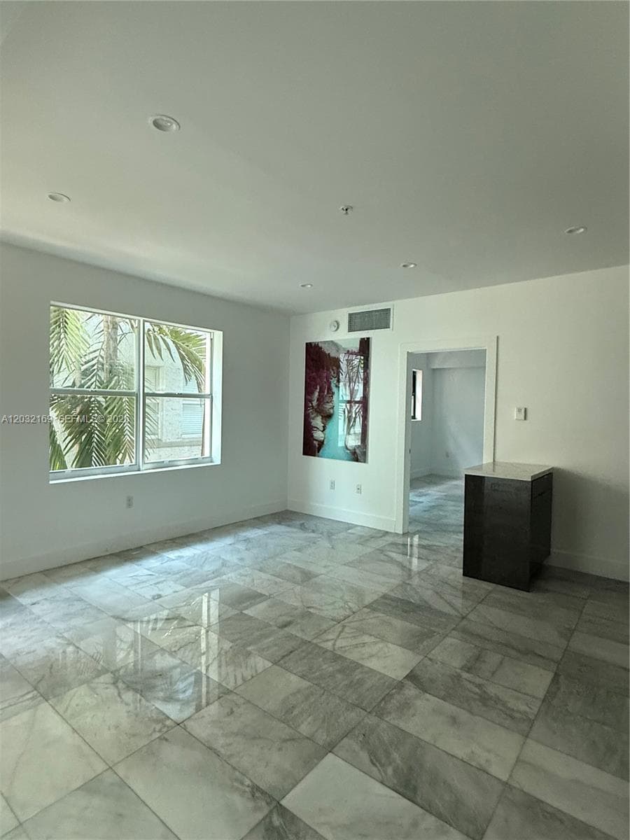 1560 Drexel Ave # 103, Miami Beach, FL 33139 photo 2