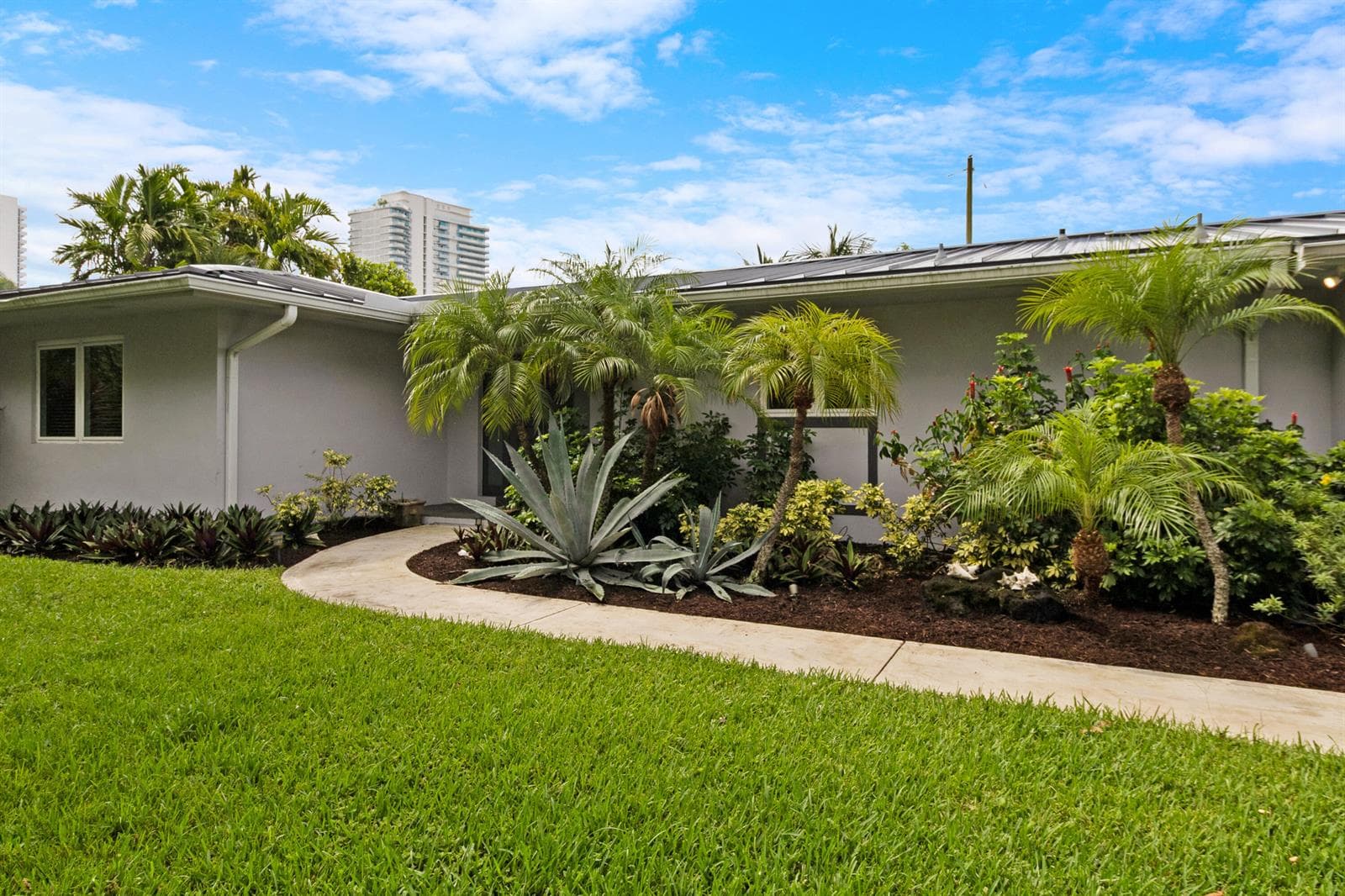 3240 Lakeview Drive, Pompano Beach, FL 33062 photo 3