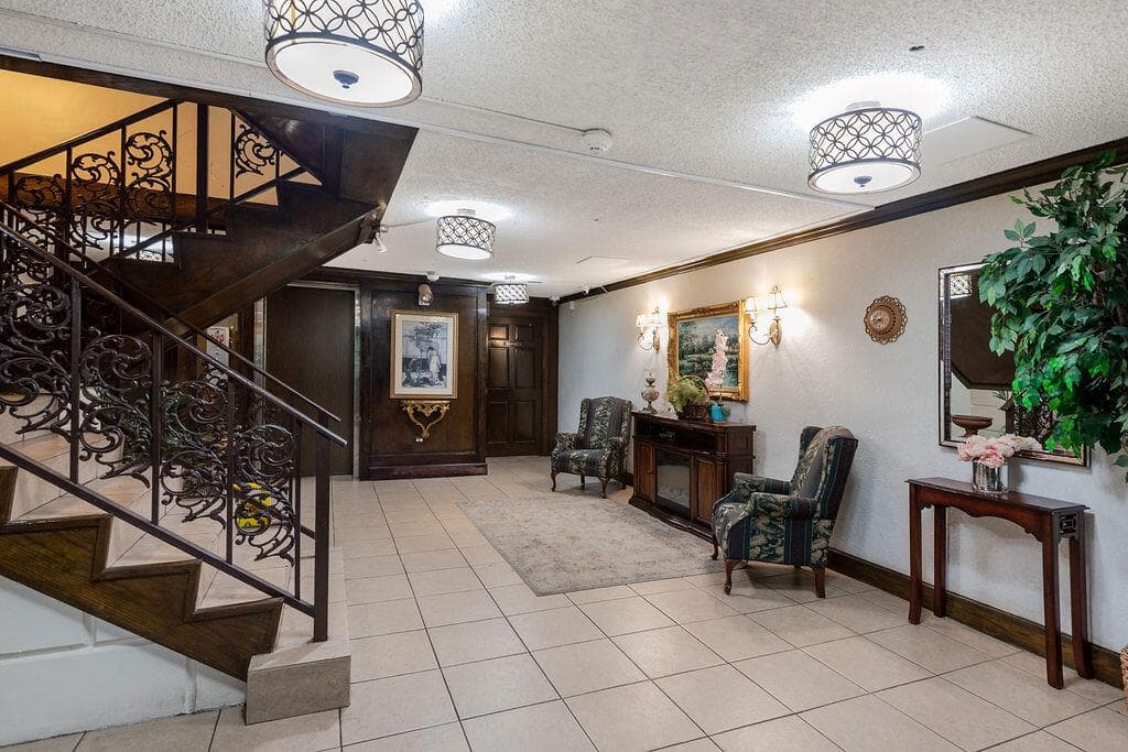 3680 Inverrary Drive # 1v, Lauderhill, FL 33319 photo 2