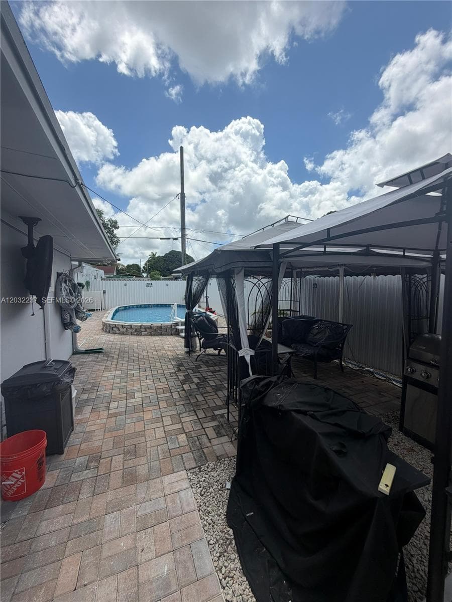 10415 NW 30th Ct, Miami, FL 33147 photo 5