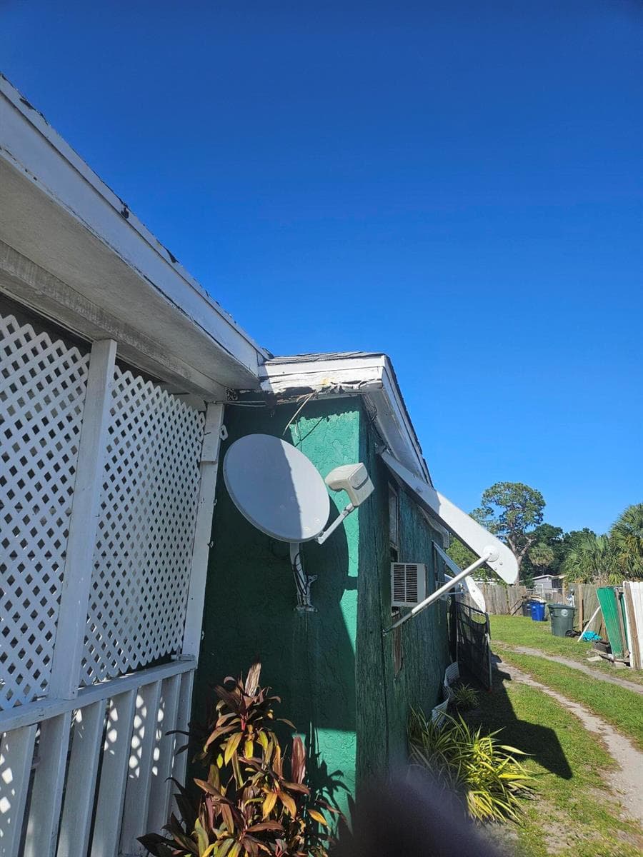 514 N 21st Street, Fort Pierce, FL 34950 photo 2