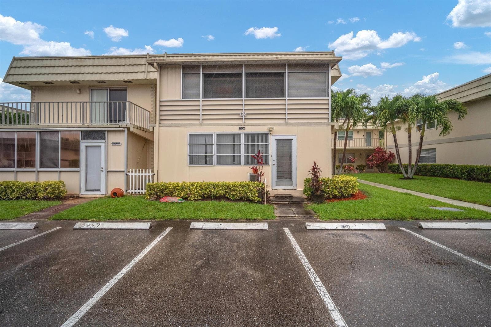 716 Saxony Place # O, Delray Beach, FL 33446 photo 2