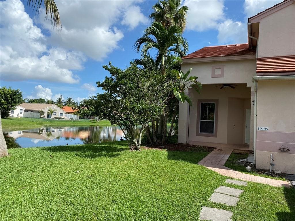 19199 NW 19th Street, Pembroke Pines, FL 33029 photo 2