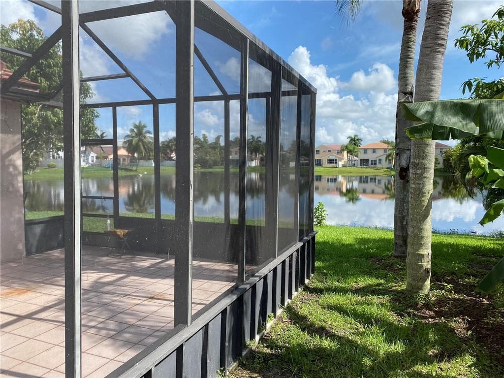 19199 NW 19th Street, Pembroke Pines, FL 33029 photo 5