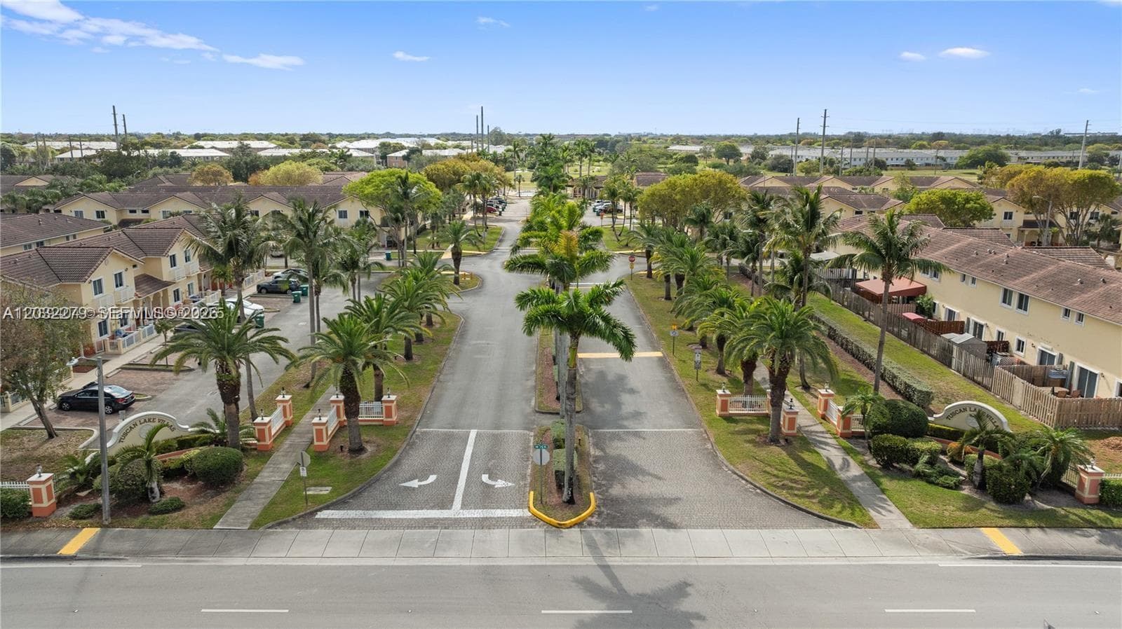 17866 NW 74th Ct, Hialeah, FL 33015 photo 3
