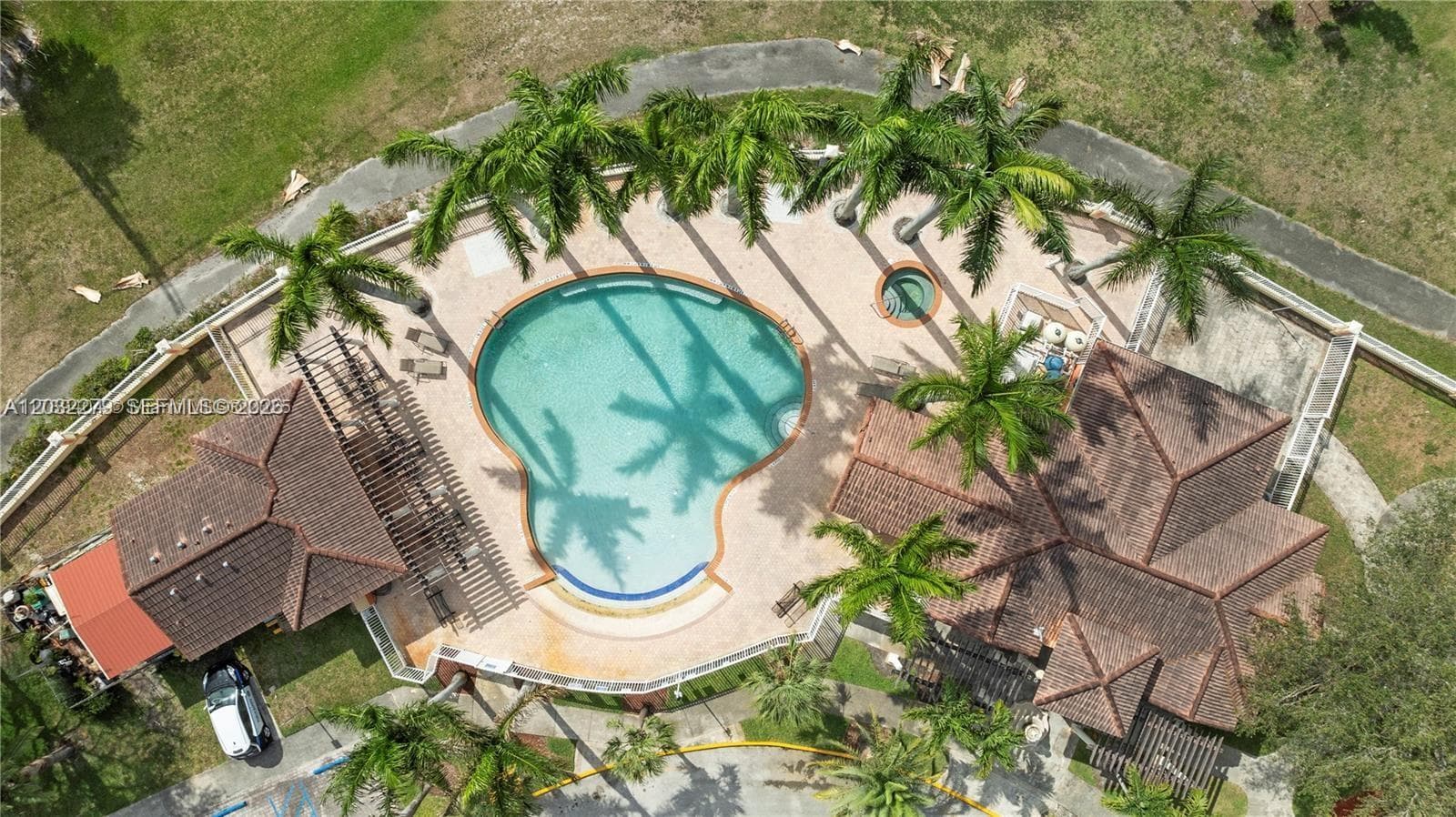 17866 NW 74th Ct, Hialeah, FL 33015 photo 4