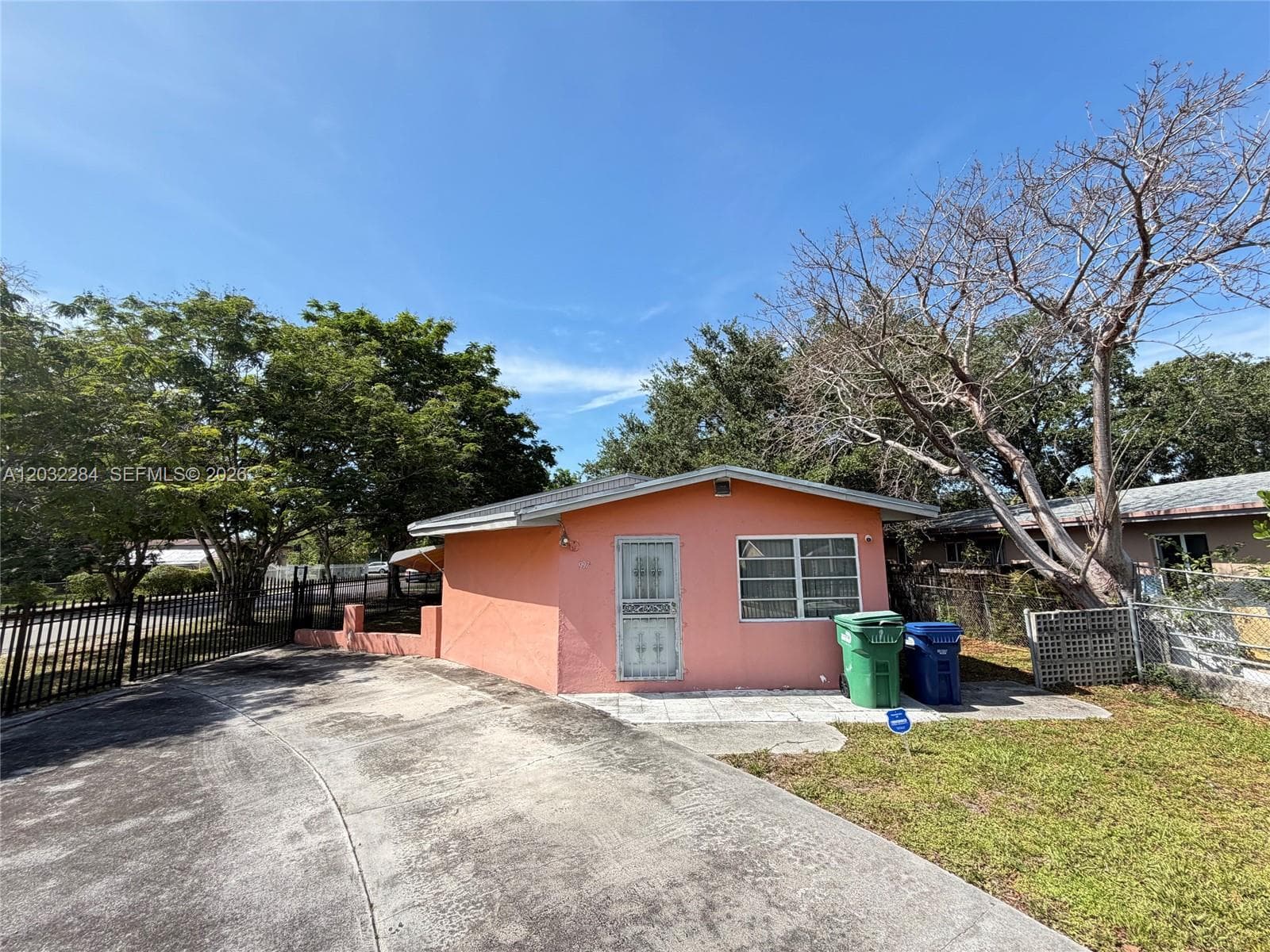 997 NW 116th St, Miami, FL 33168 photo 2