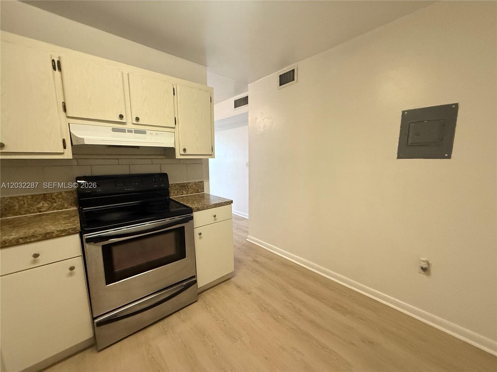 12215 W Dixie Hwy # 306, North Miami, FL 33161 photo 3