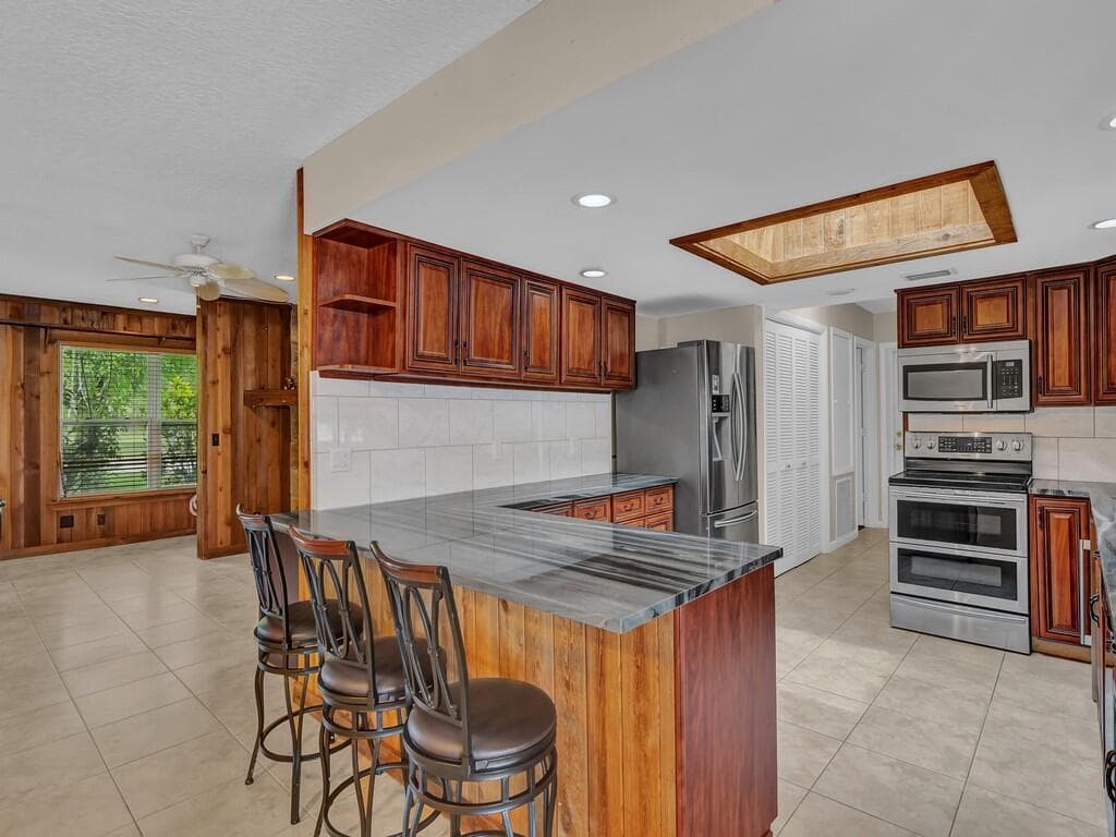 725 4th Avenue SW, Vero Beach, FL 32962 photo 2