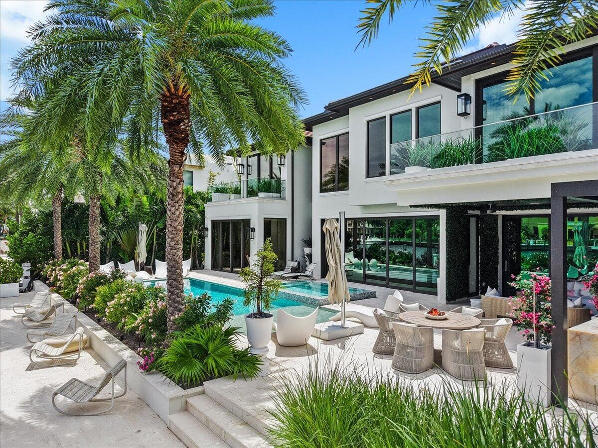 70 Isla Bahia Drive, Fort Lauderdale, FL 33316 photo 2