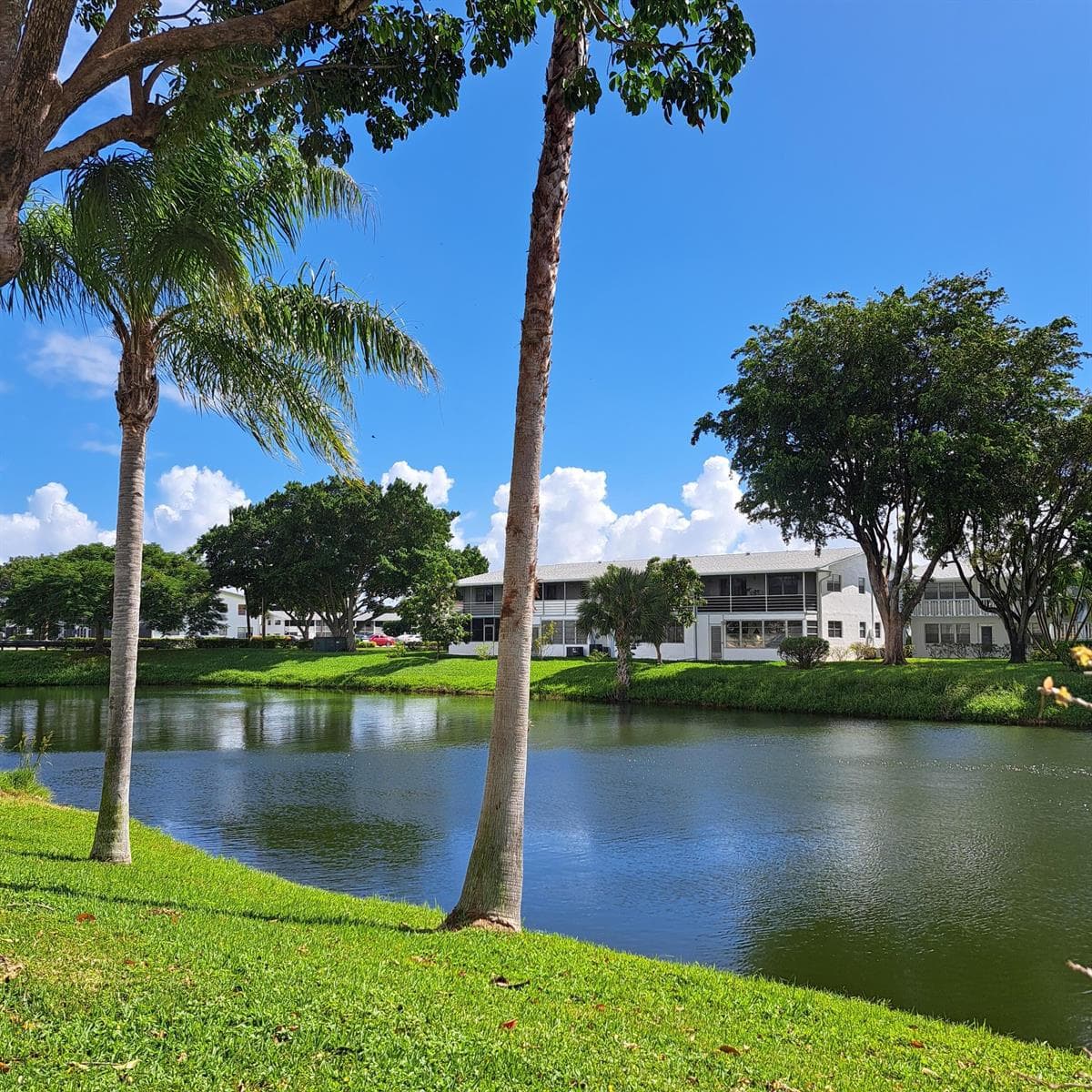 53 Northampton C, West Palm Beach, FL 33417 photo 3