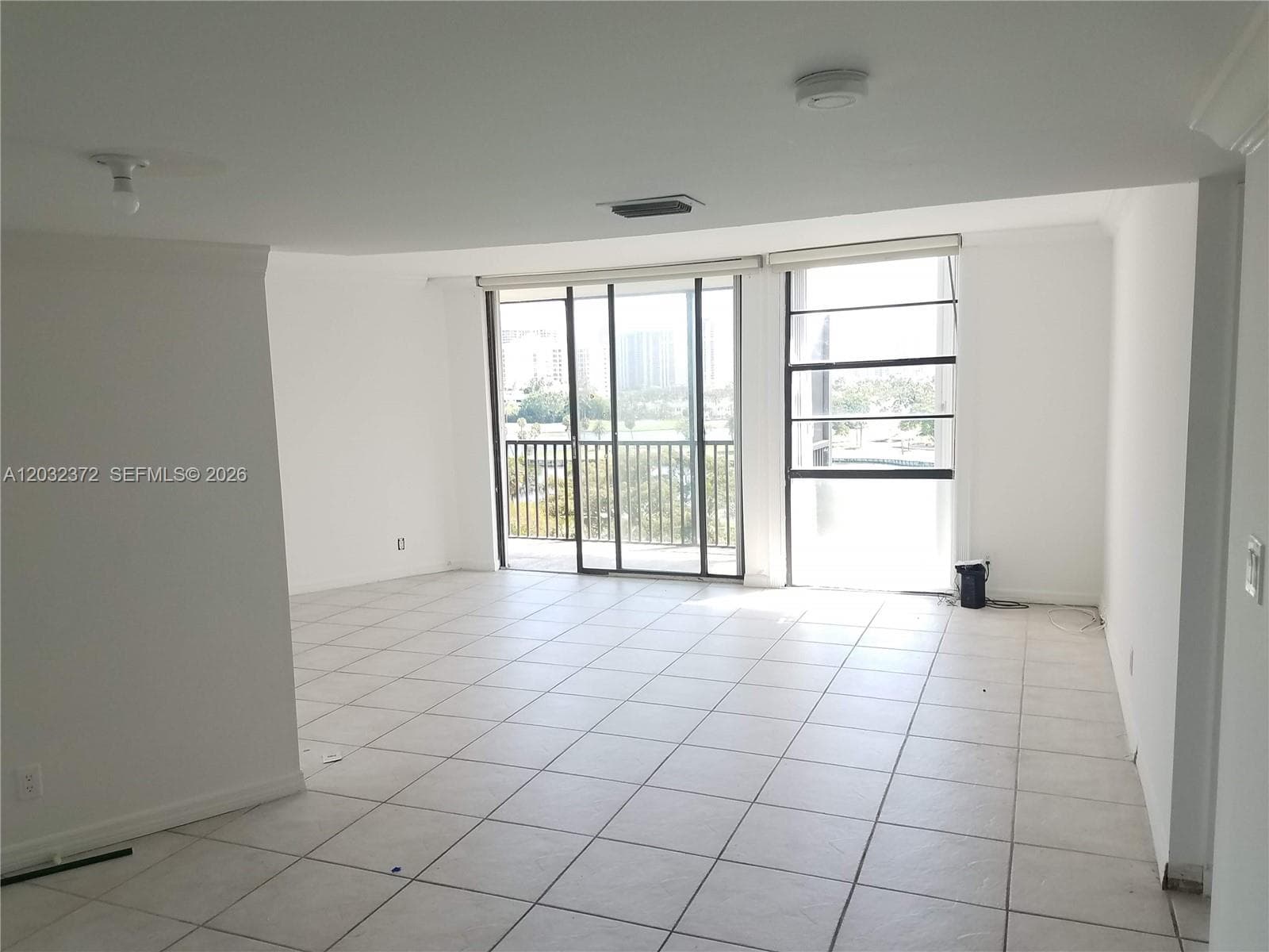 3475 N Country Club Dr # 805, Aventura, FL 33180 photo 2