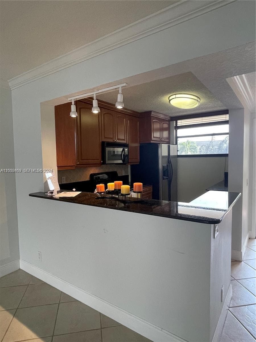 110 Lake Emerald # 203, Oakland Park, FL 33309 photo 5