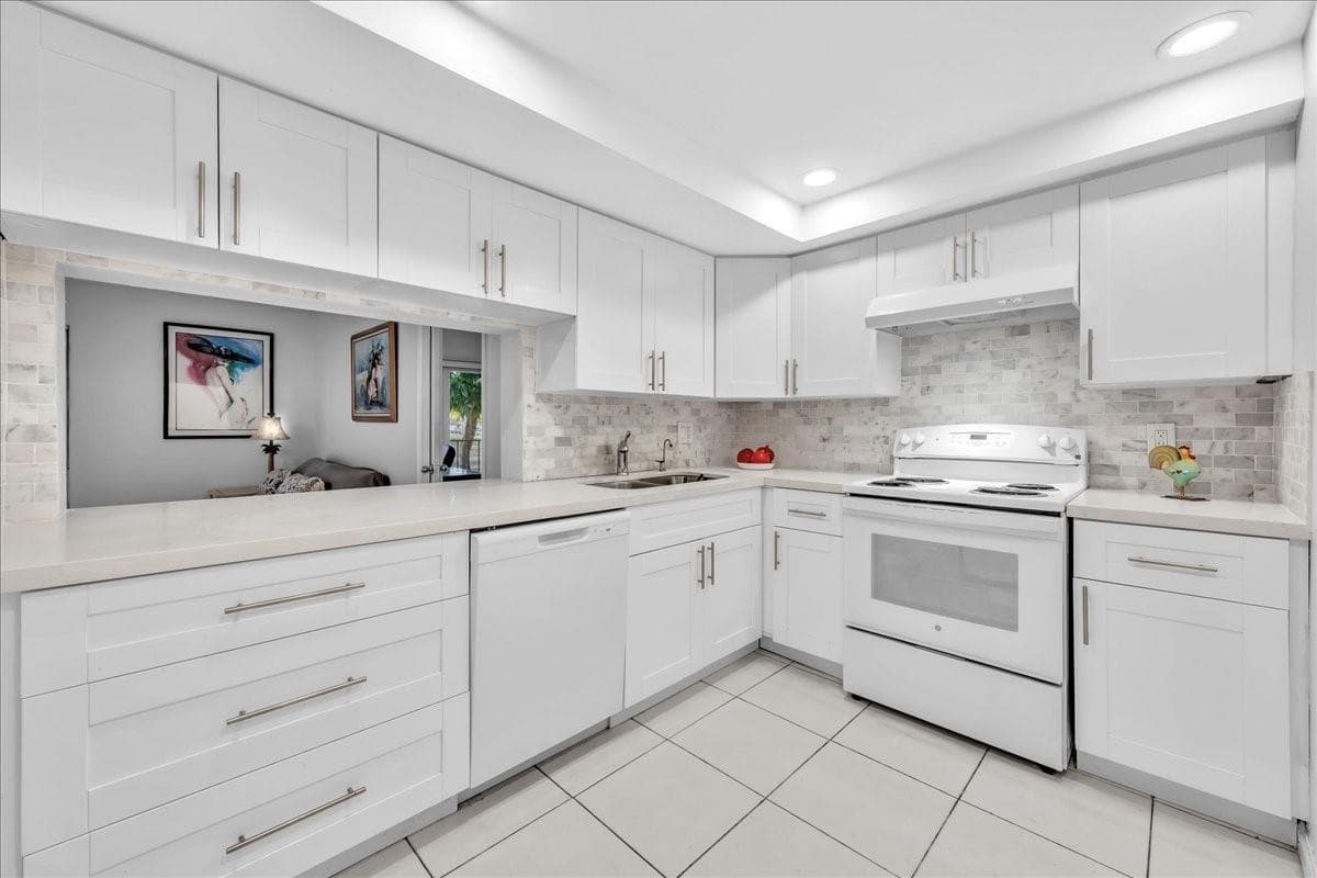 3909 N Ocean Boulevard # 113, Fort Lauderdale, FL 33308 photo 3