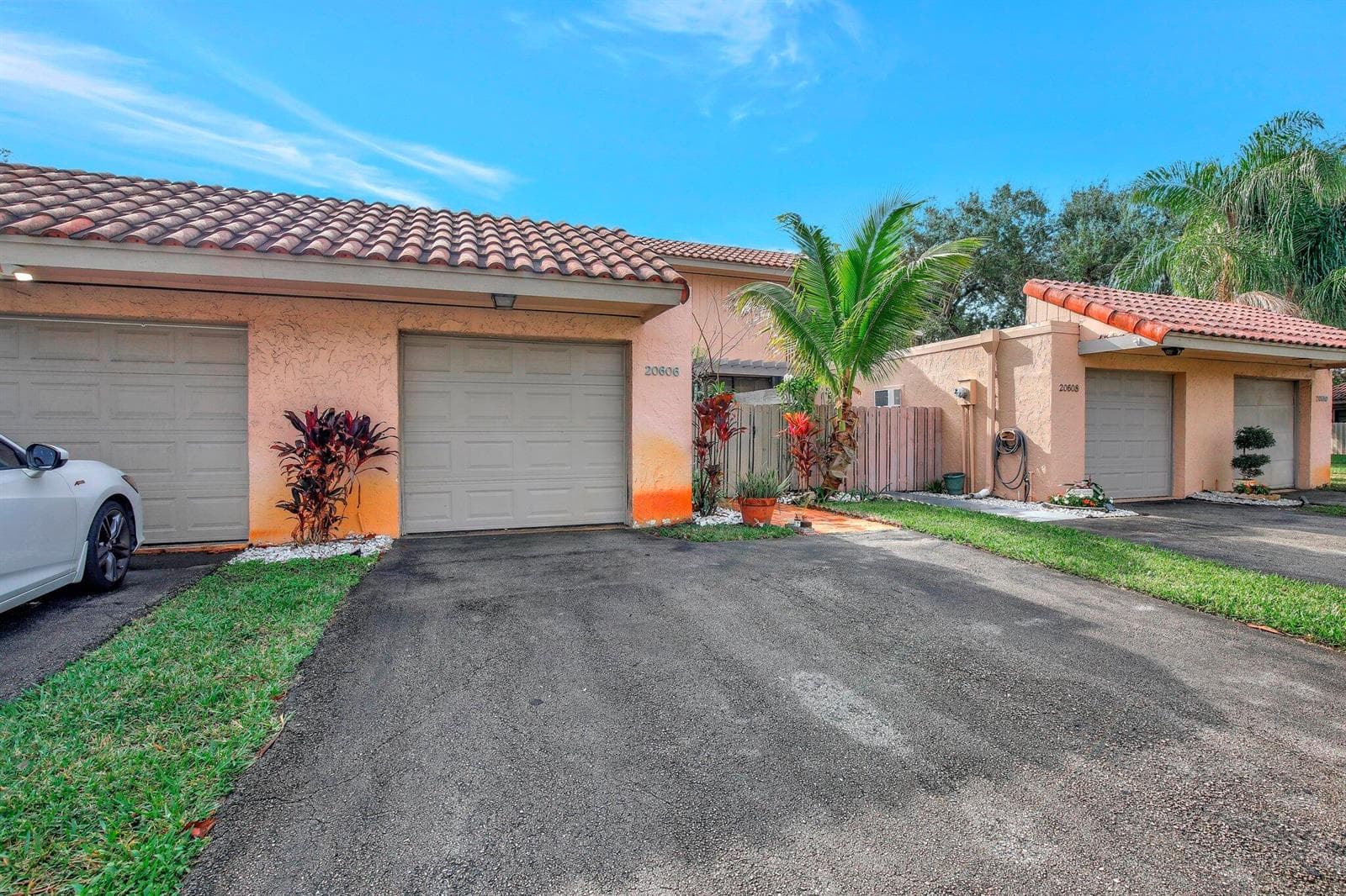 20606 NE 7th Court, Miami, FL 33179 photo 2
